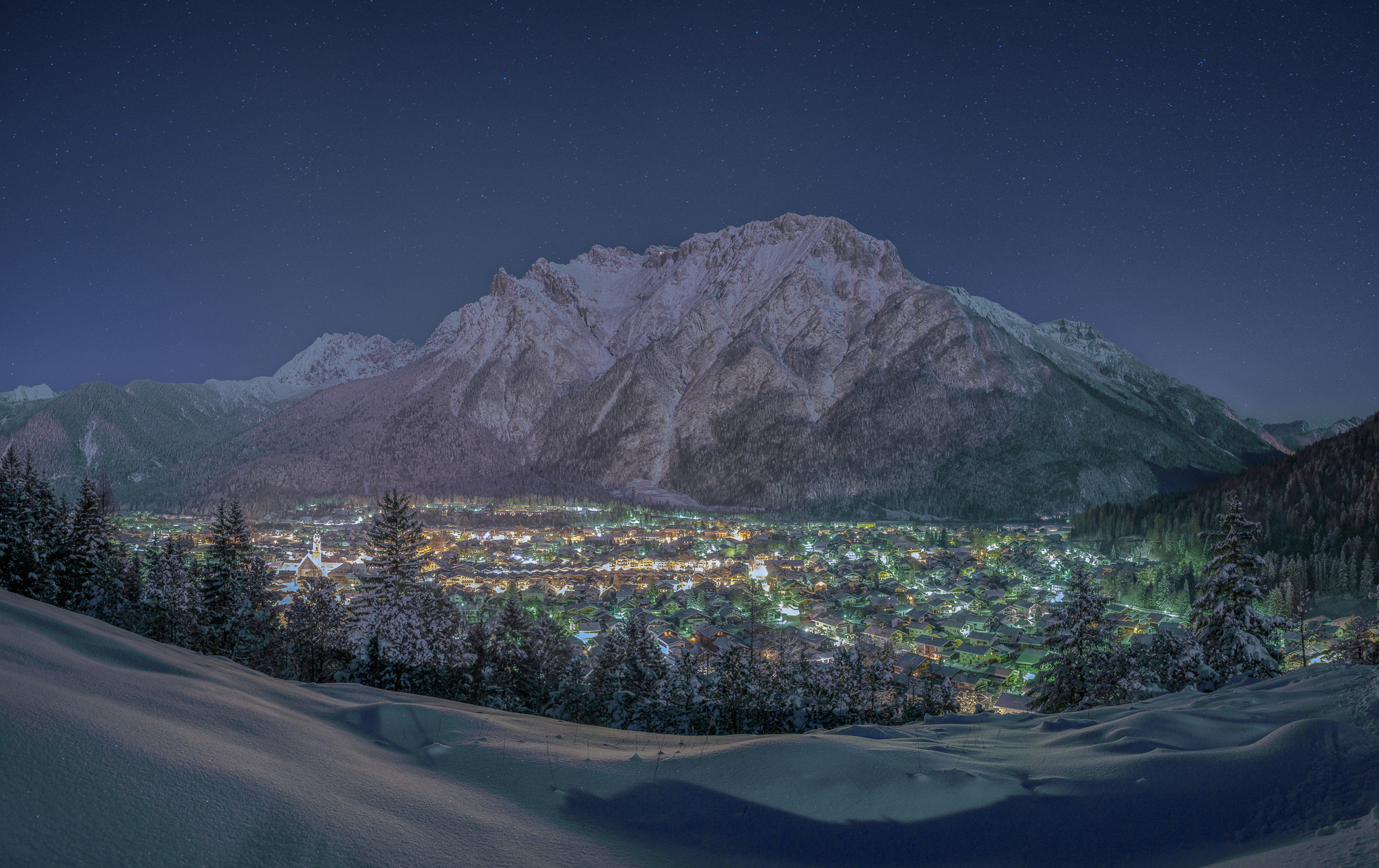 Nikon D800 + Nikon AF-S Nikkor 24mm F1.4G ED sample photo. Kalte winternacht über mittenwald photography