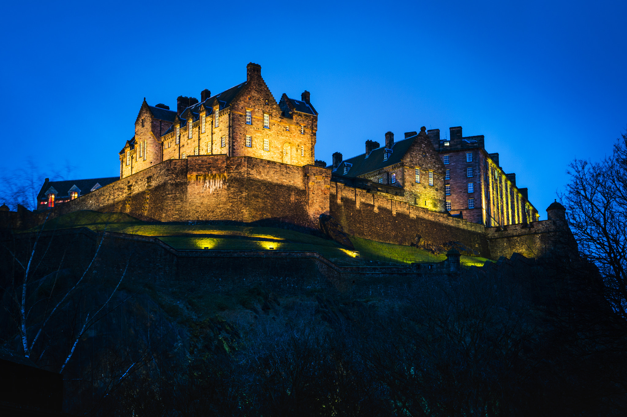 Sony Alpha a5000 (ILCE 5000) + E 50mm F1.8 OSS sample photo. Edinburgh castle photography
