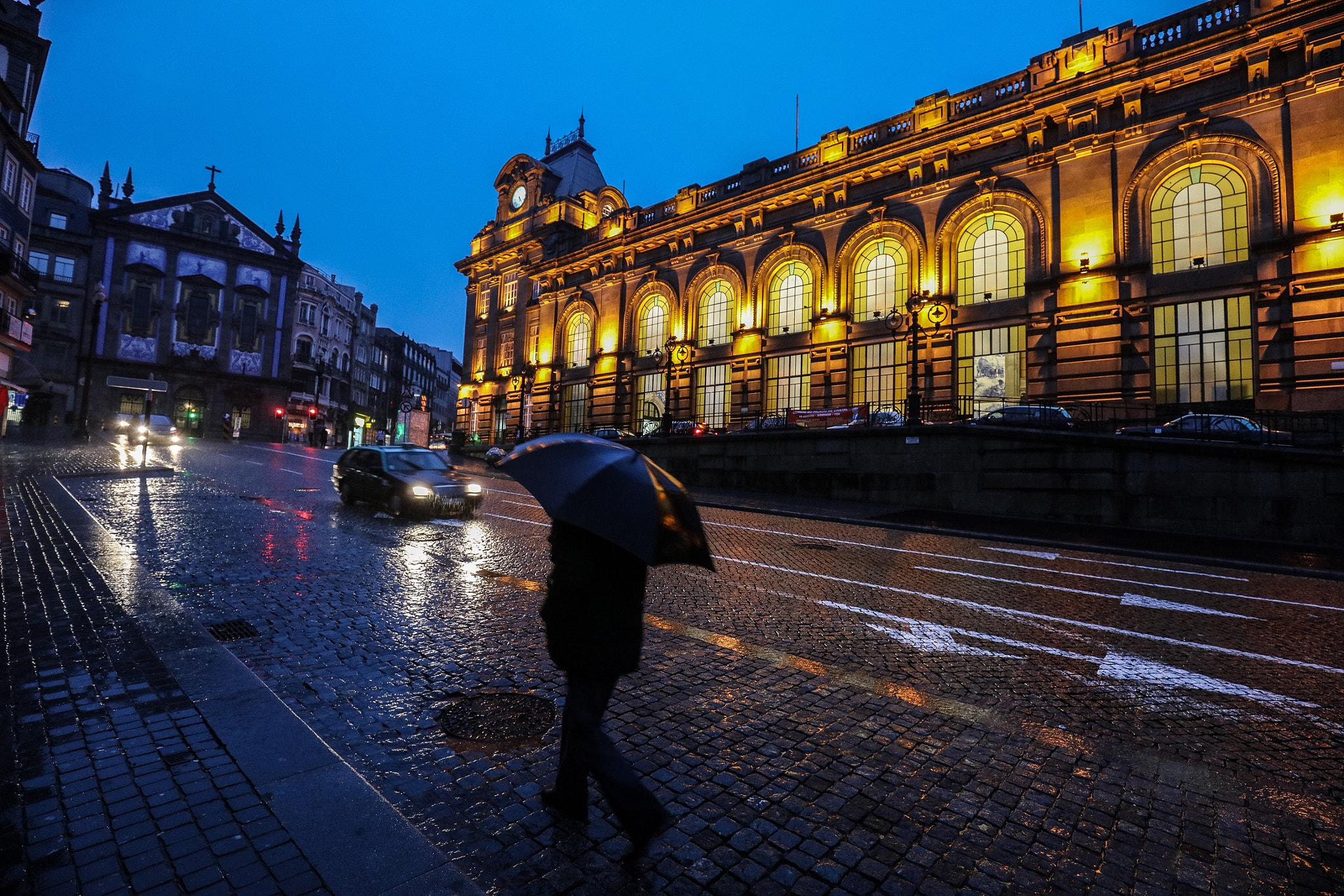 Canon EF 16-35mm F4L IS USM sample photo. Rainy day photography