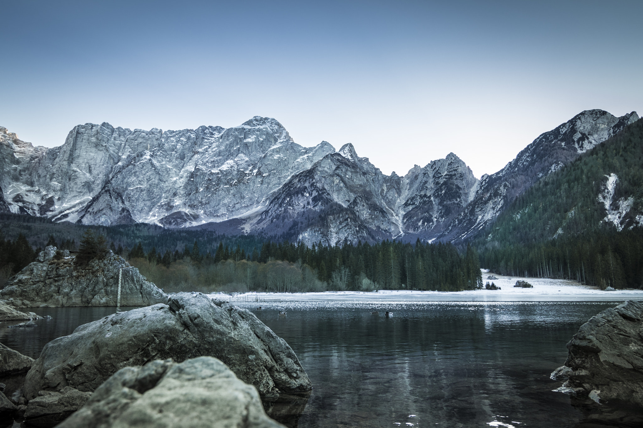 Canon EOS 80D + Tokina AT-X Pro 11-16mm F2.8 DX sample photo. Lago fusine photography