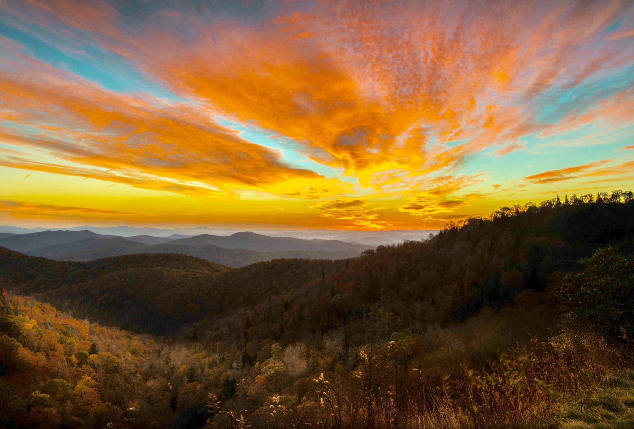 Nikon AF-S Nikkor 17-35mm F2.8D ED-IF sample photo. Fall sunrise off the blue ridge photography
