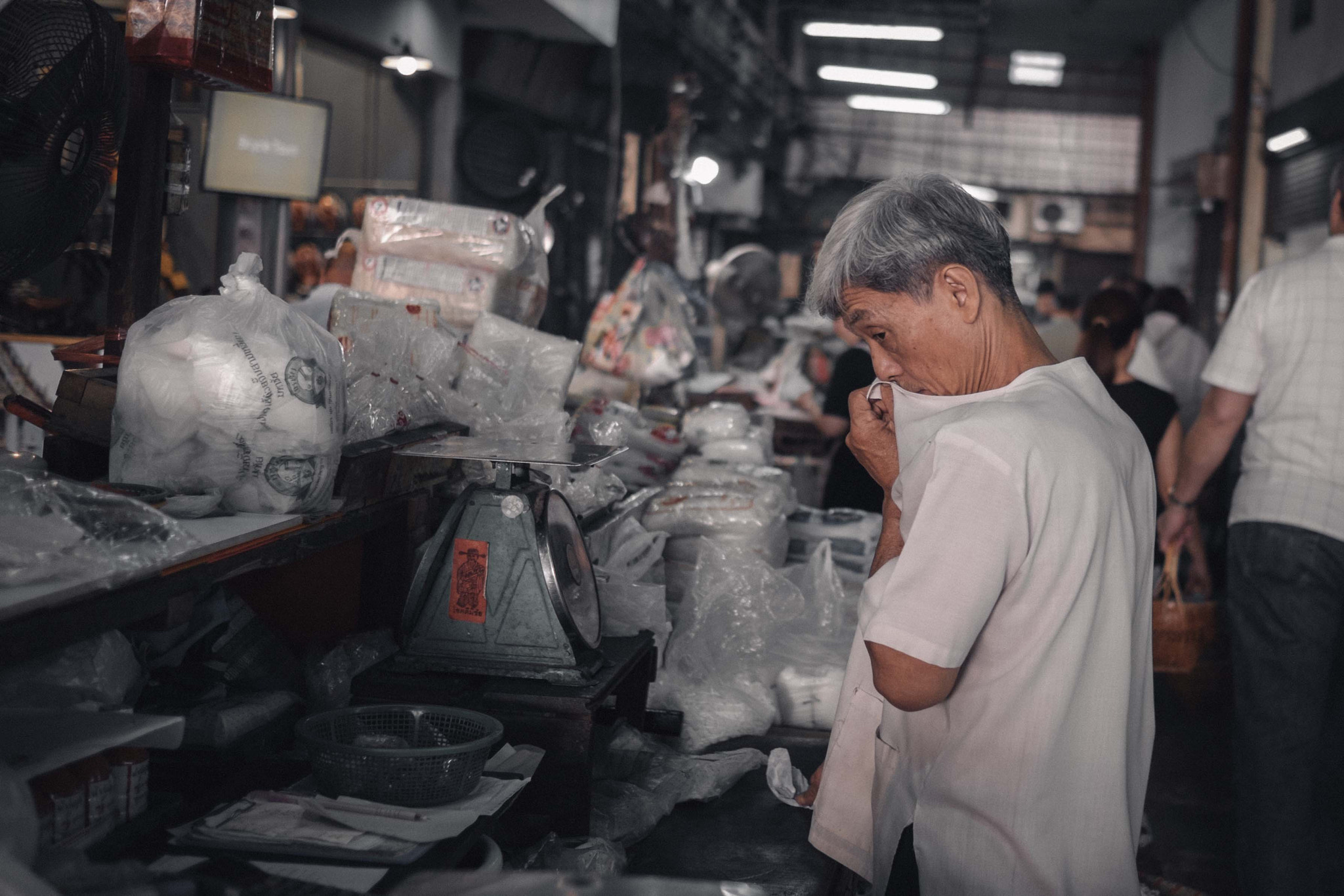 Fujifilm X-T10 + Fujifilm XF 23mm F1.4 R sample photo. Man photography