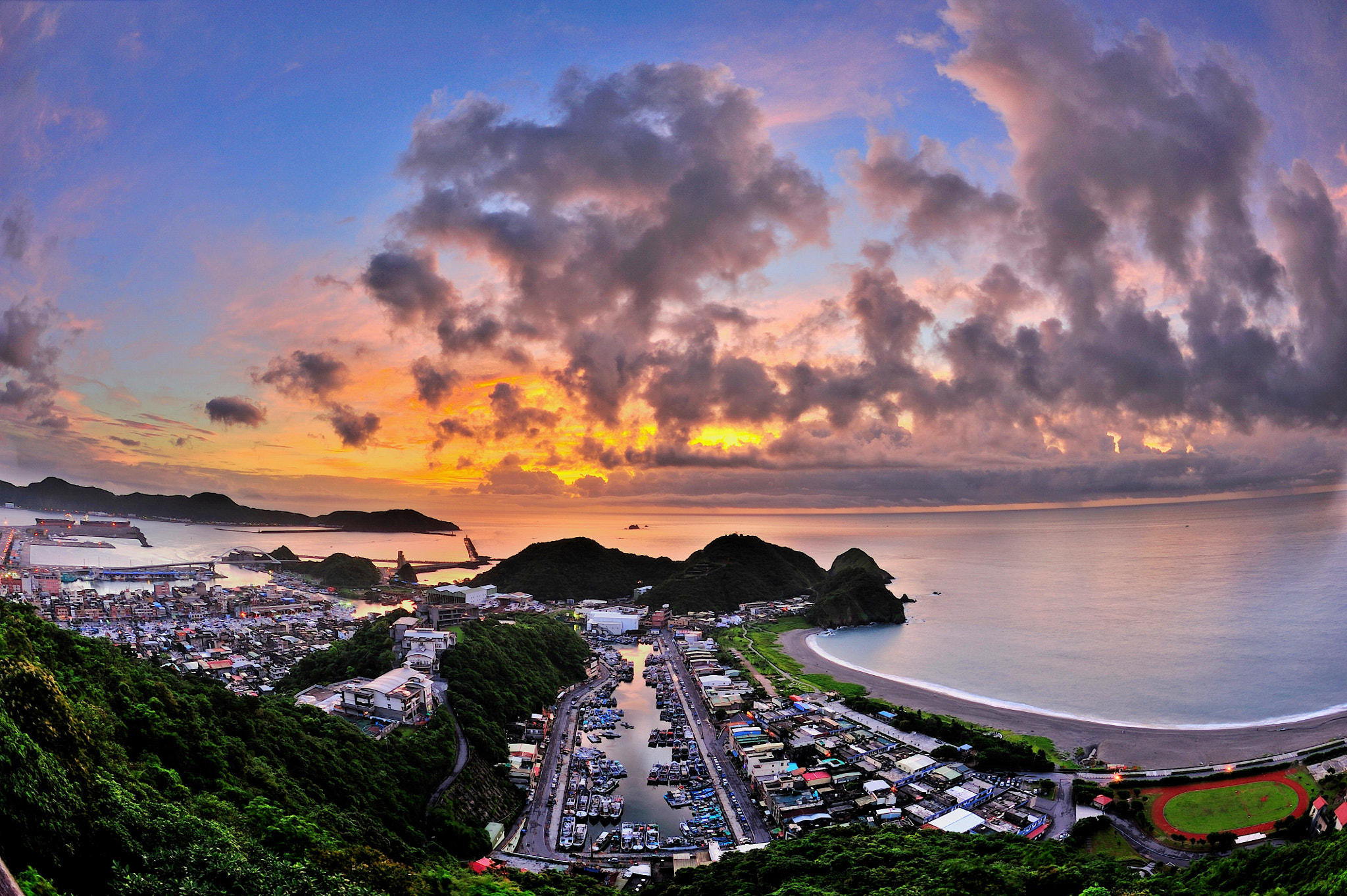 Nikon D700 + Nikon AF Fisheye-Nikkor 16mm F2.8D sample photo. Sunrise at the harbor photography