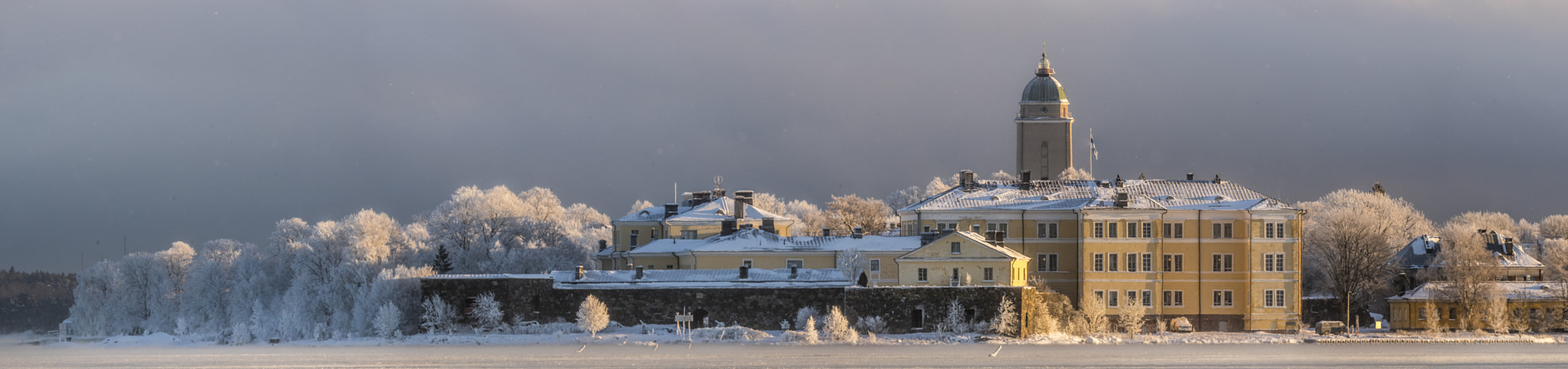 Canon EF 400mm F4.0 DO IS USM sample photo. Suomenlinna ice fortress photography