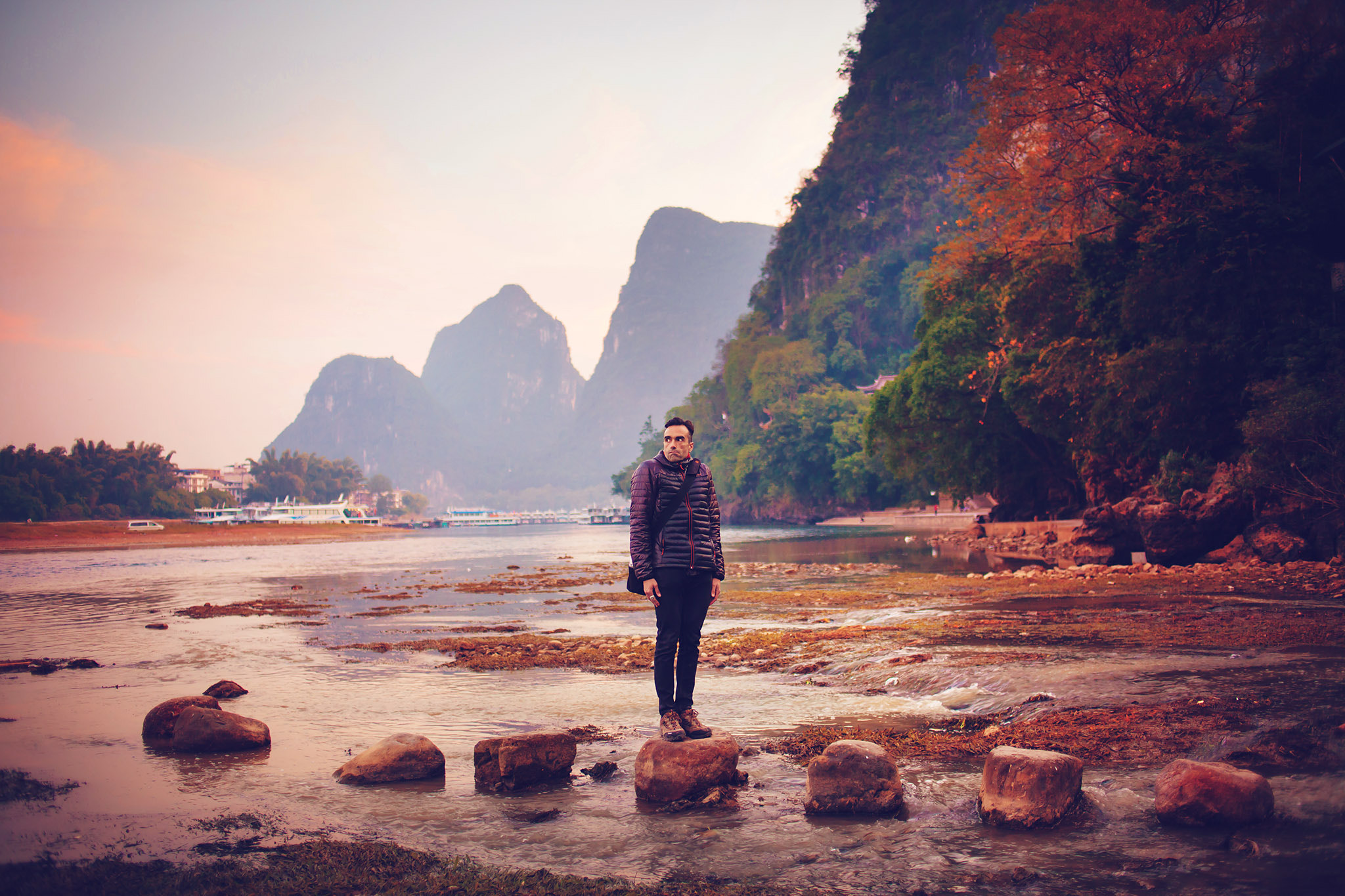 Canon EOS 5D Mark II + Canon EF 35mm F2 sample photo. Modelling in yangshuo photography