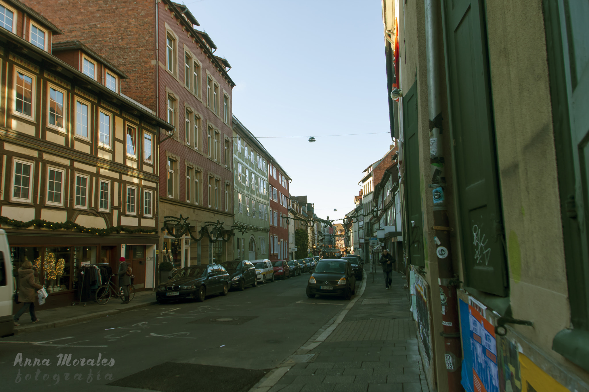 Canon EOS 40D + Canon EF 17-35mm f/2.8L sample photo. Rote straße photography