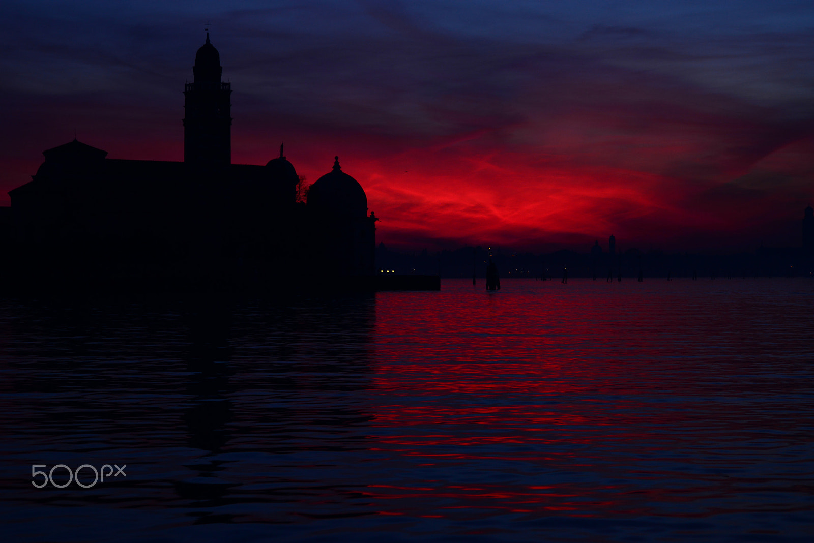 Nikon D610 + Sigma 70-300mm F4-5.6 APO DG Macro sample photo. Venice dramatic sky photography