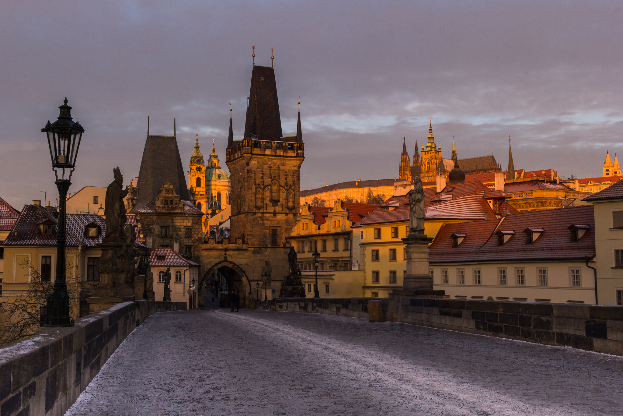 Canon EF 24-70mm F4L IS USM sample photo. Morning on the charles bridge photography