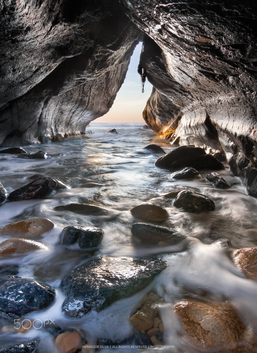 Tokina AT-X Pro 12-24mm F4 (IF) DX sample photo. Follow the light photography