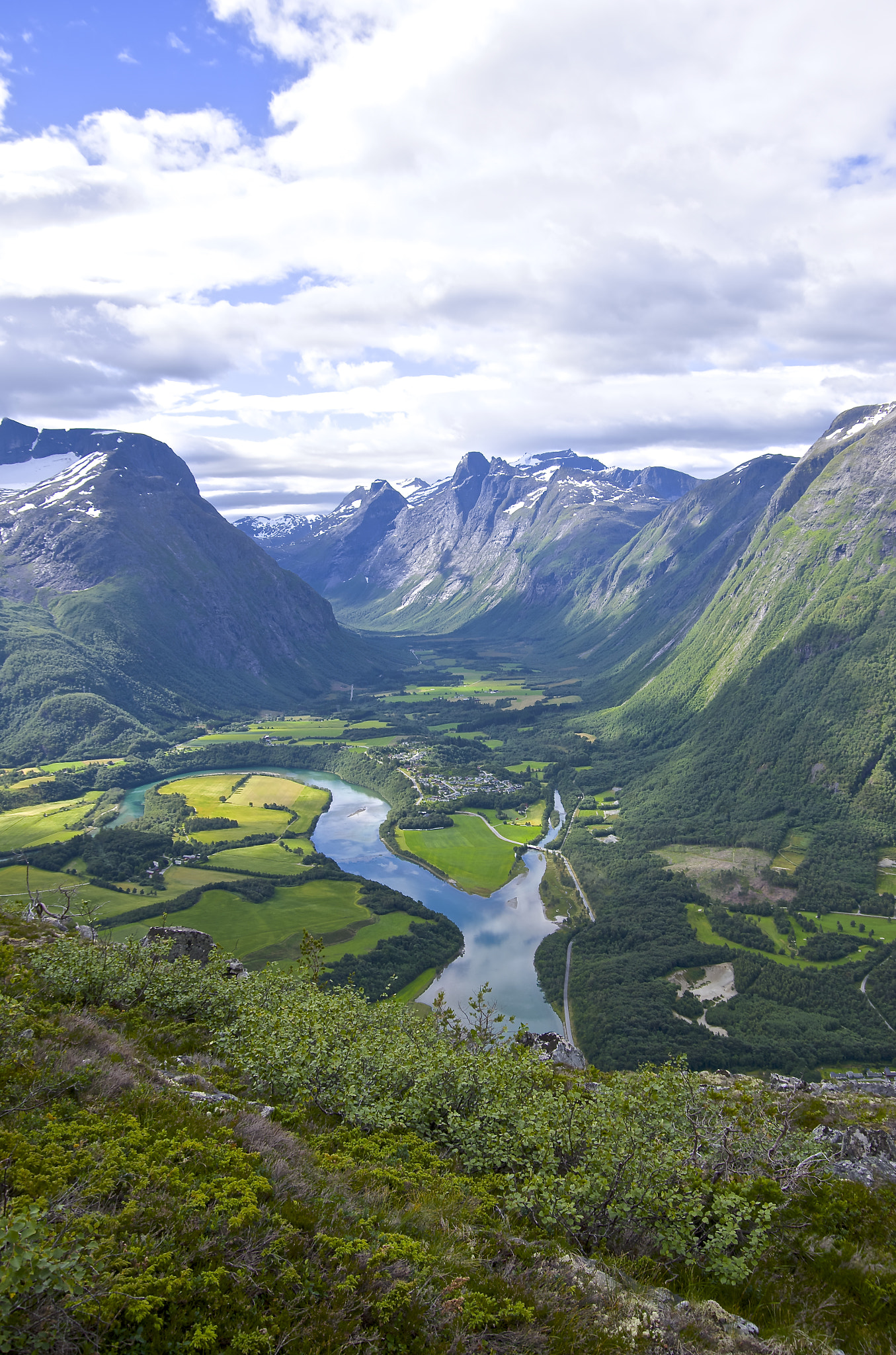 Pentax K-50 sample photo. Åndalsnes, norway photography