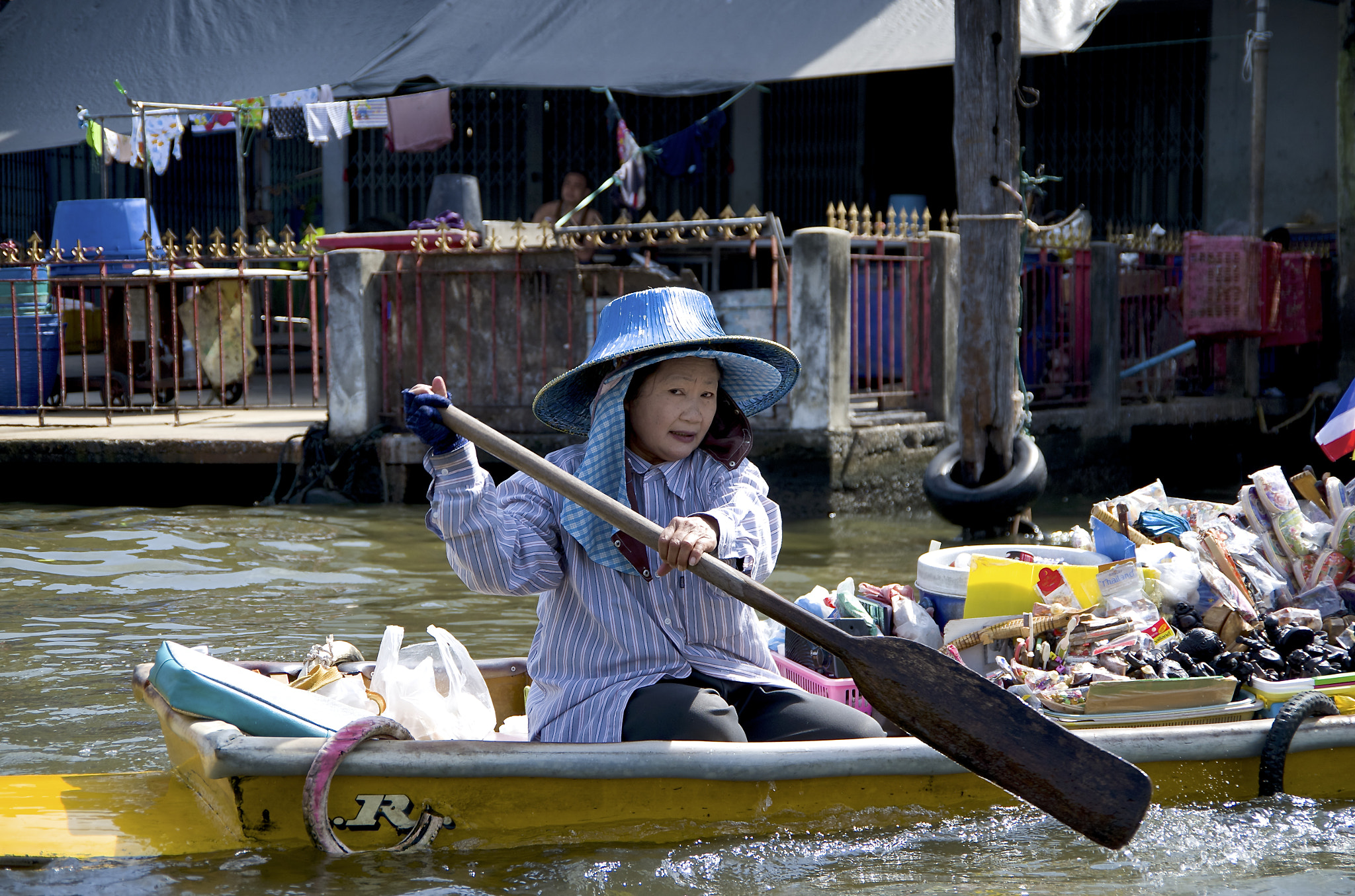 Pentax K-50 sample photo. Floating market photography