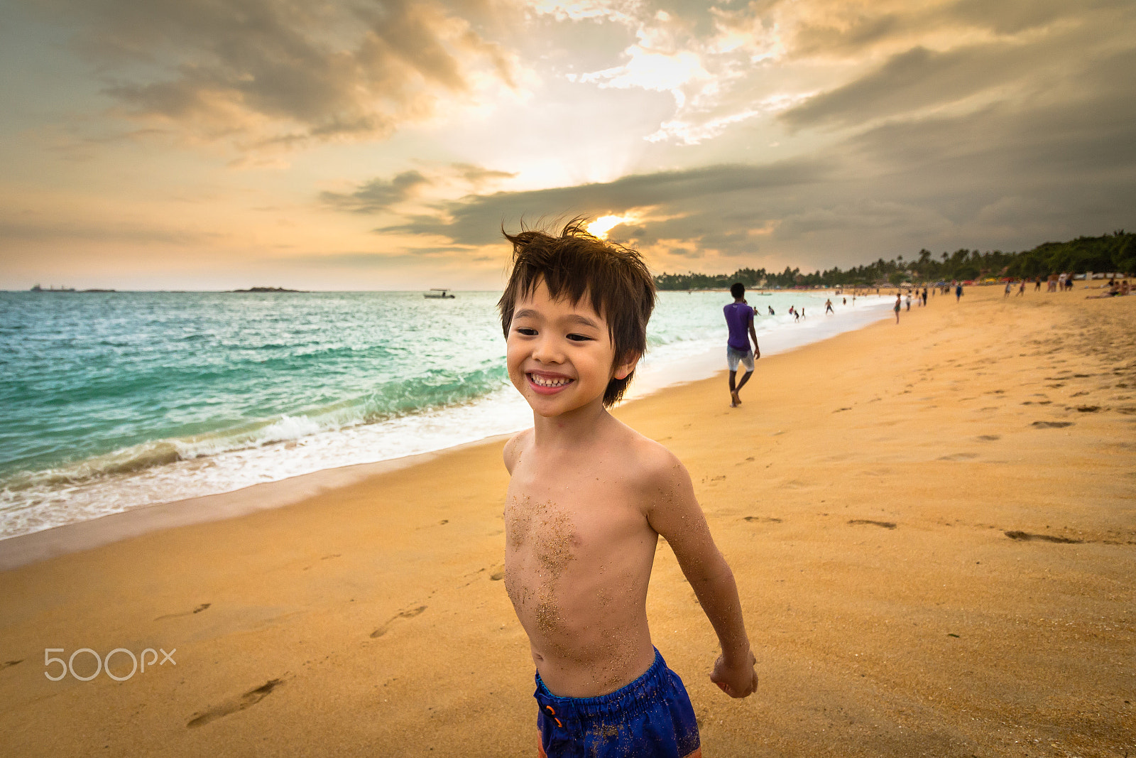 Canon EOS 650D (EOS Rebel T4i / EOS Kiss X6i) sample photo. Beach boy photography
