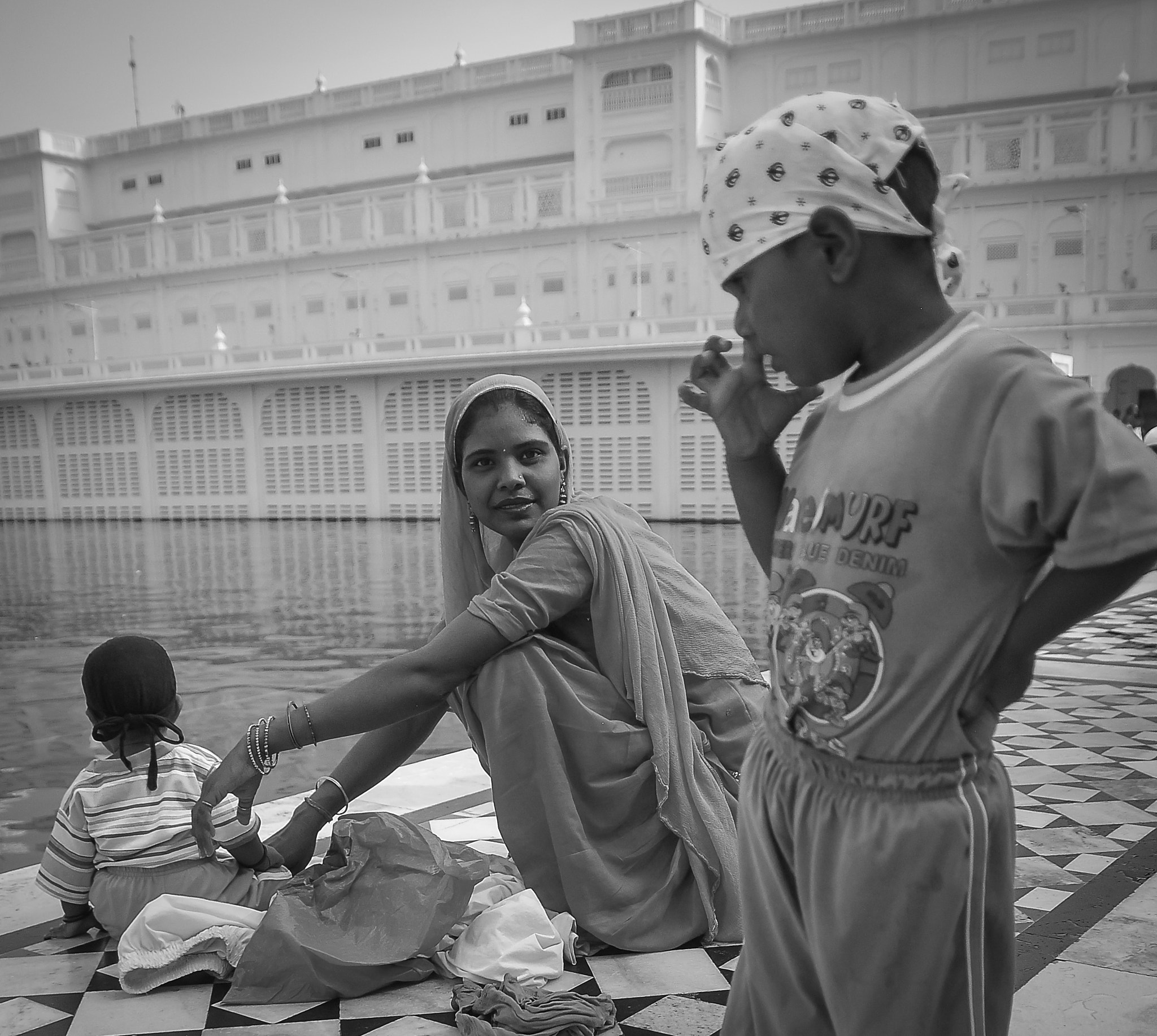 Nikon D300S + Sigma 18-50mm F2.8 EX DC Macro sample photo. Golden temple photography