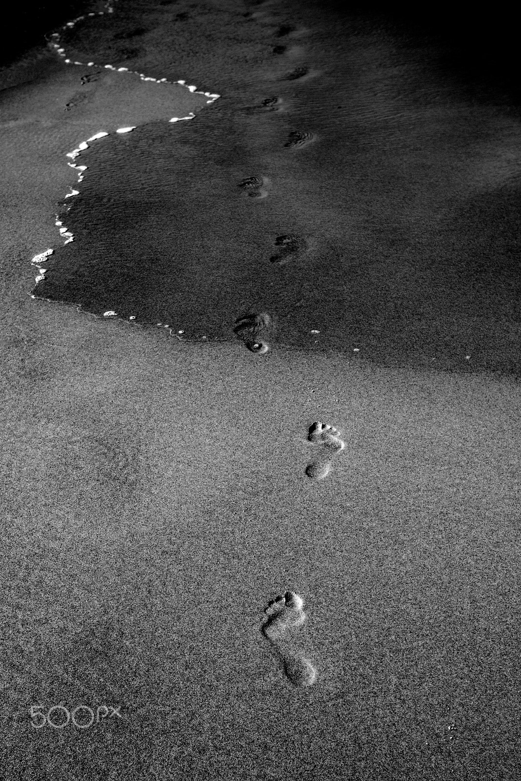 Nikon AF-S Nikkor 17-35mm F2.8D ED-IF sample photo. Footprints photography