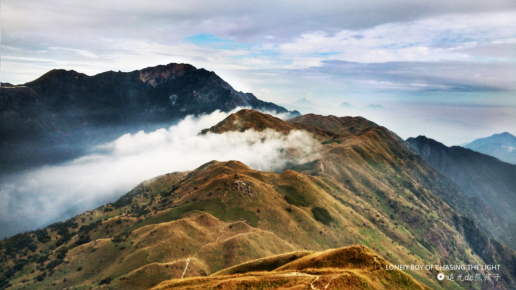 Xiaomi MI4 sample photo. A foggy mountain photography