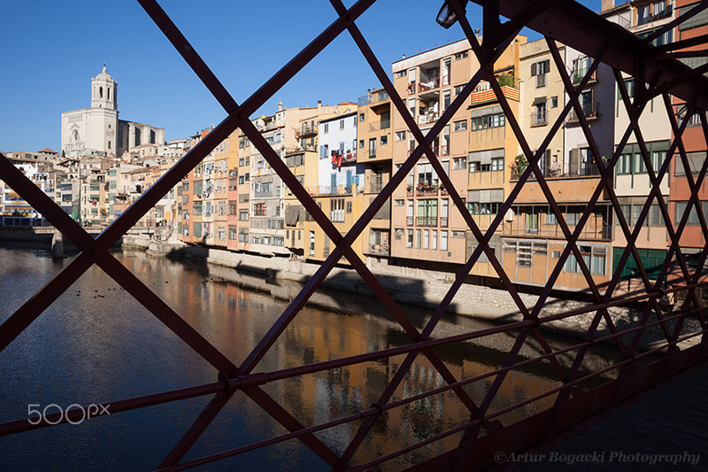 Canon EF 24mm F2.8 IS USM sample photo. Old town of girona from eiffel bridge photography