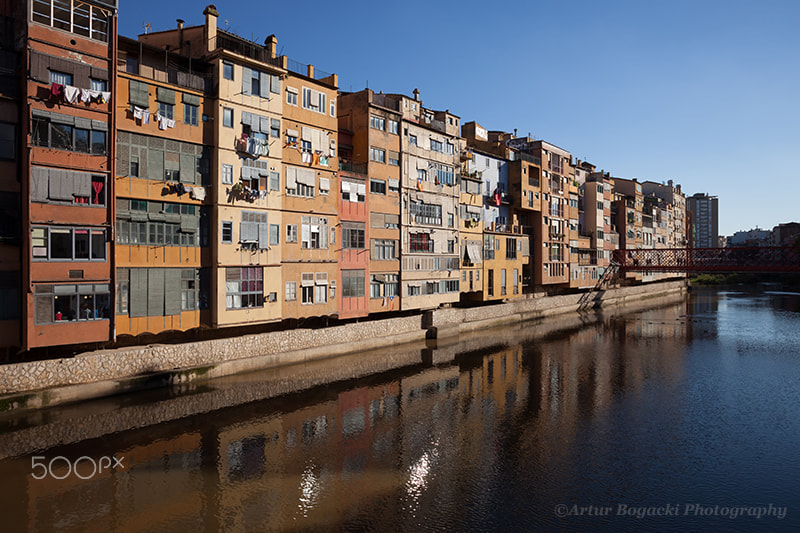 Canon EF 24mm F2.8 IS USM sample photo. Old river houses in city of girona photography