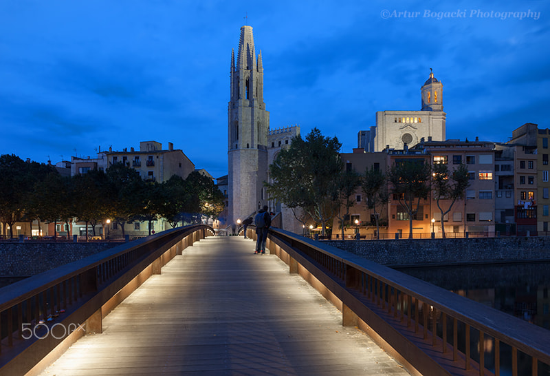 Canon EOS 5D Mark II + Canon EF 24mm F2.8 IS USM sample photo. City of girona by night in spain photography