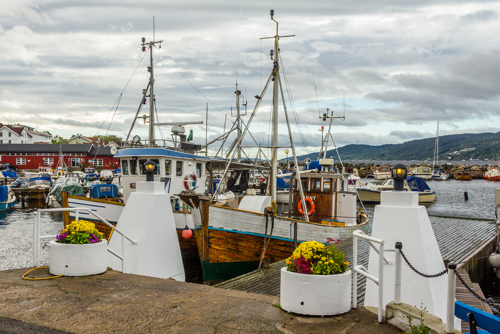 Canon EOS 550D (EOS Rebel T2i / EOS Kiss X4) sample photo. Norway-drøbak harbor photography