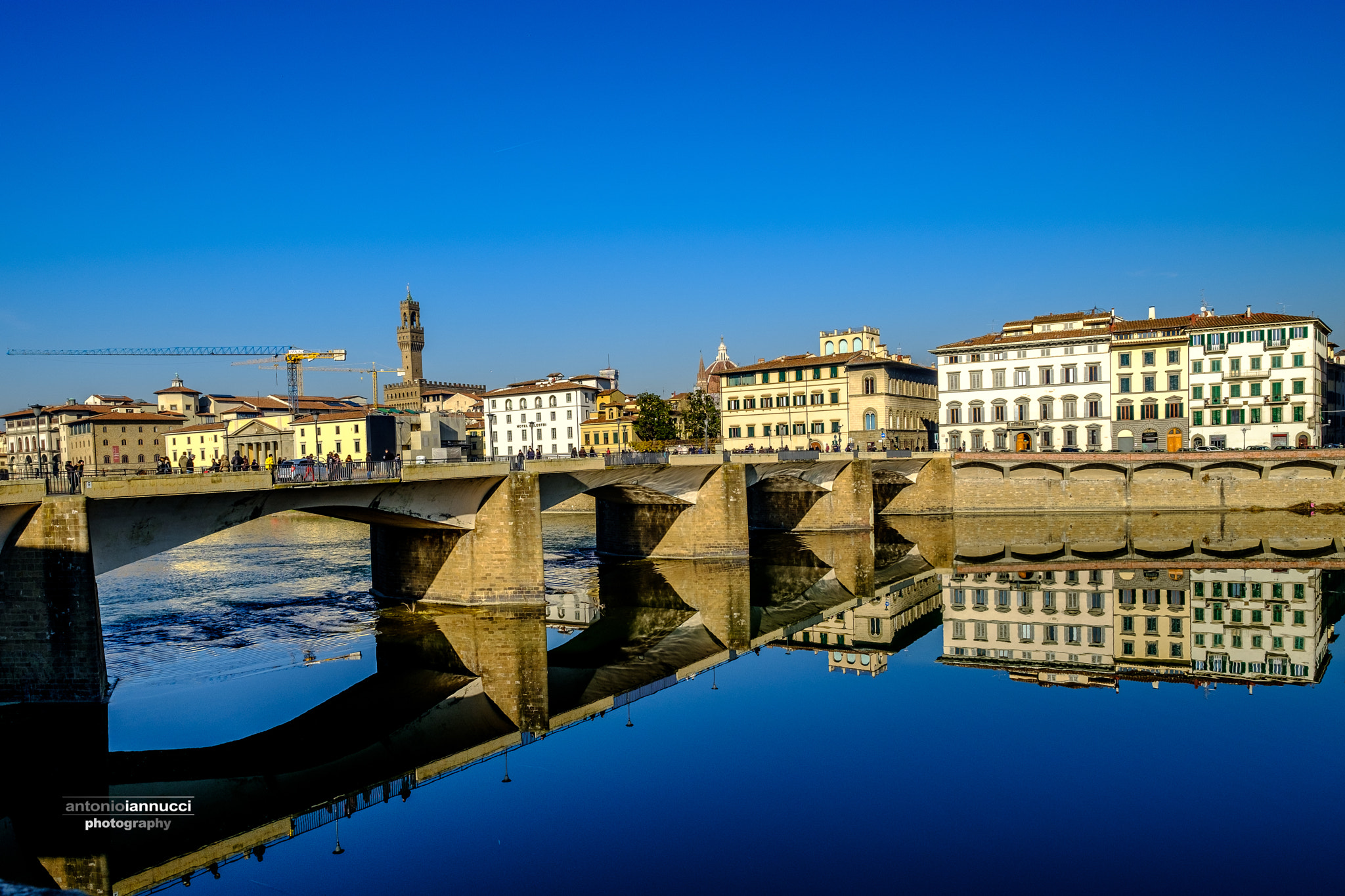 Fujifilm X-T2 + Fujifilm XF 14mm F2.8 R sample photo. Firenze riflessi photography