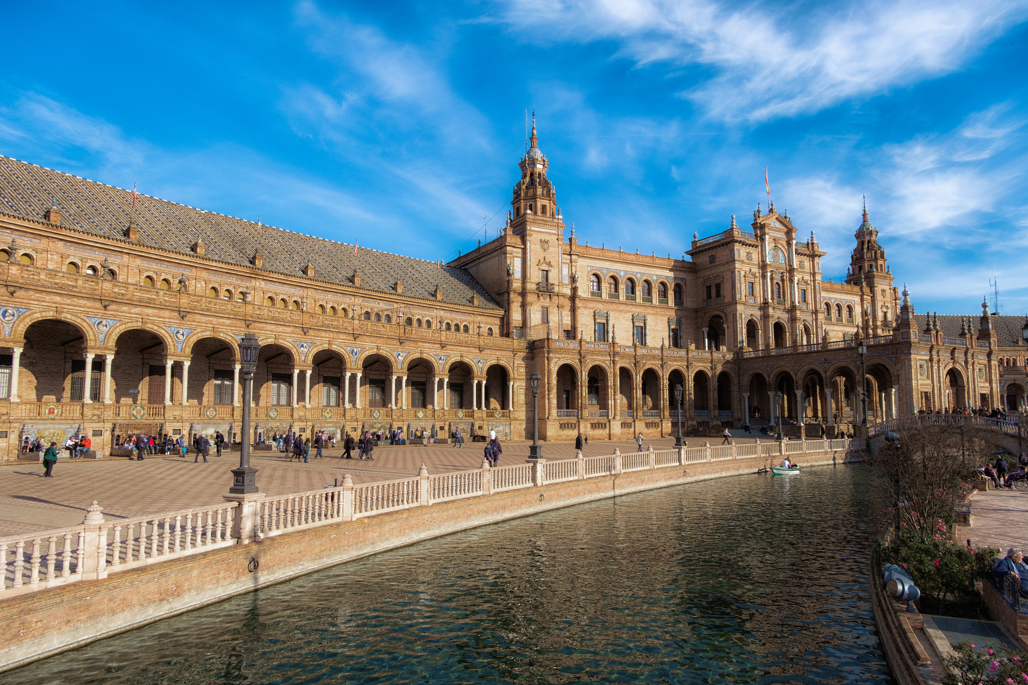 Fujifilm XC 16-50mm F3.5-5.6 OIS sample photo. Starting the new year in seville. photography