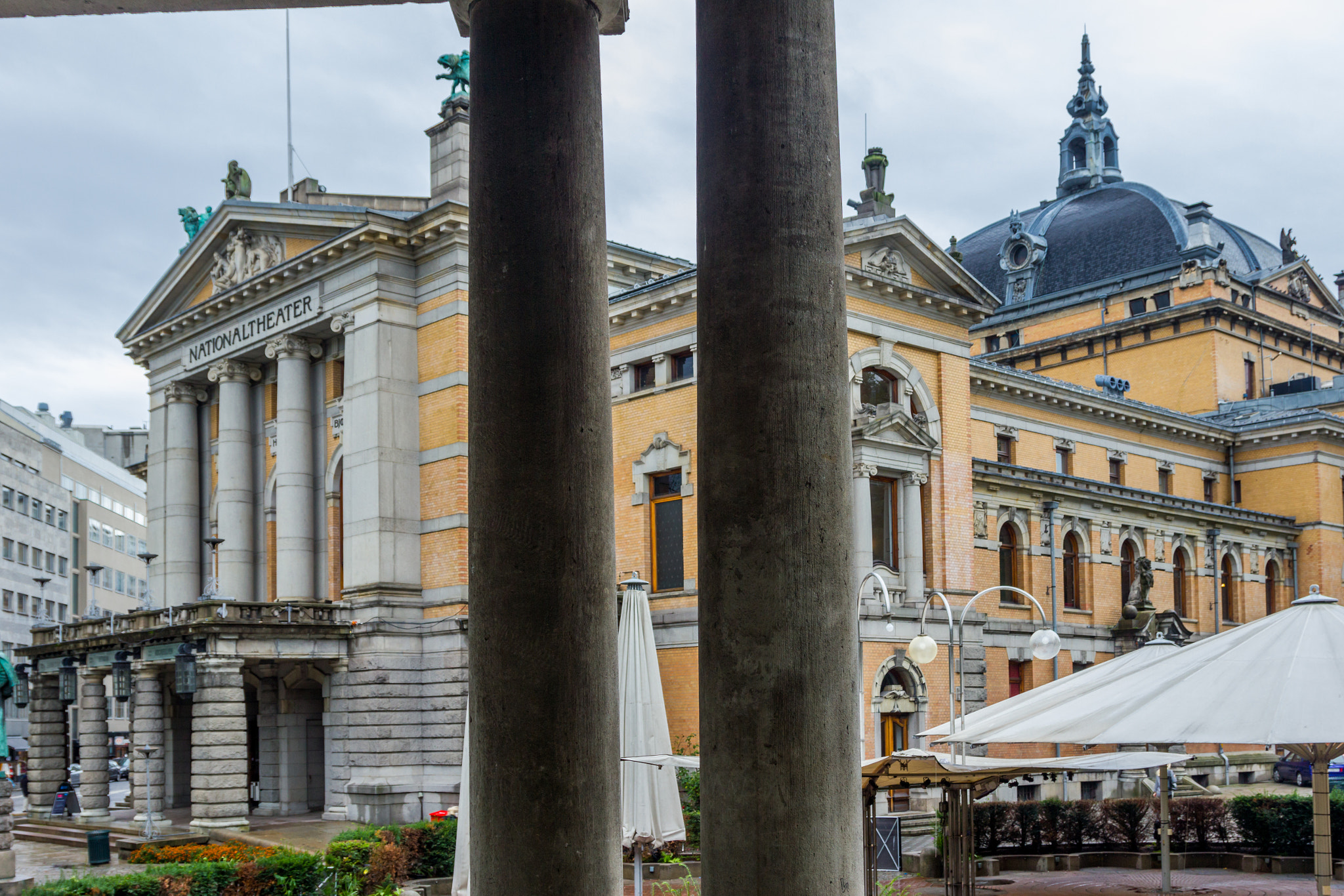 Canon EOS 550D (EOS Rebel T2i / EOS Kiss X4) sample photo. Norway-oslo-national theatre photography