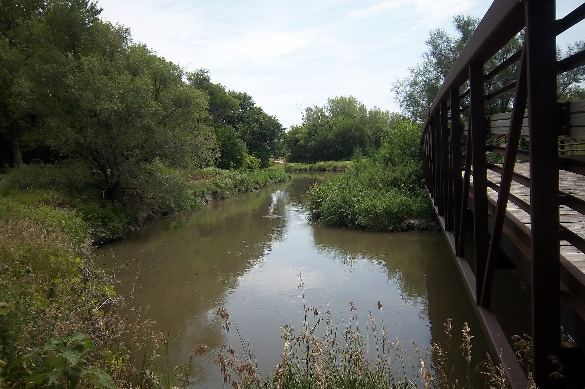 Kodak EasyShare M550 sample photo. Bridge over the stream photography