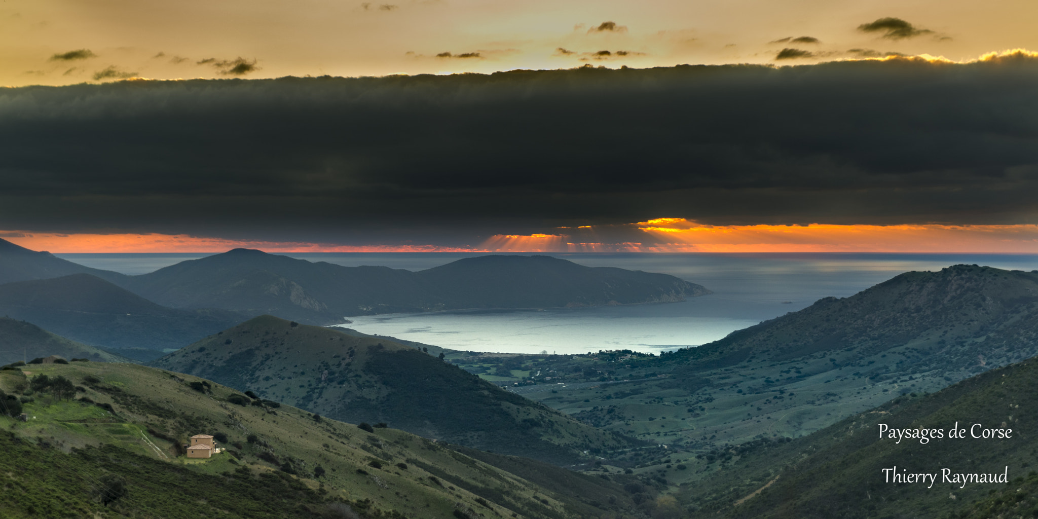 AF Zoom-Nikkor 24-120mm f/3.5-5.6D IF sample photo. Golfe de lava photography