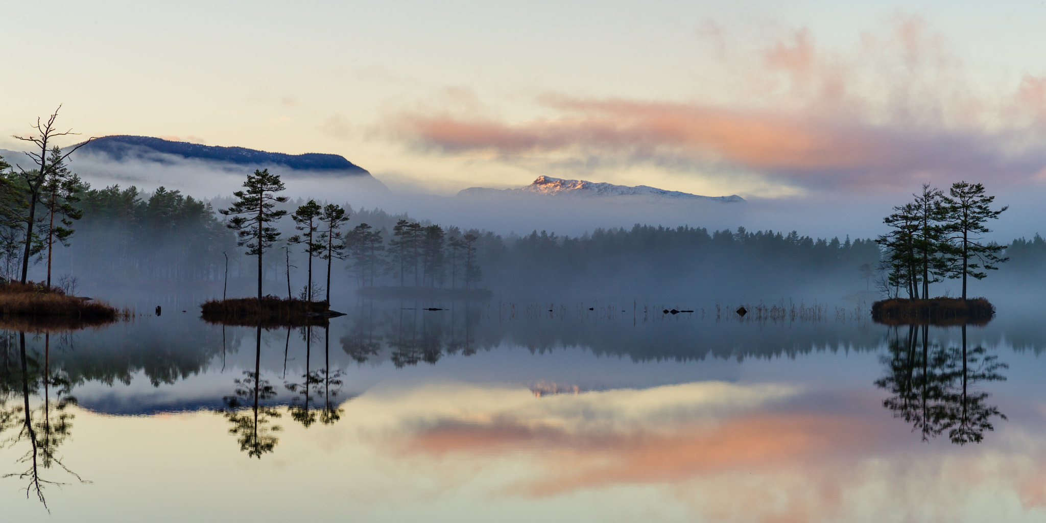 Nikon D3S sample photo. Fog at lake damvatn, #4 photography