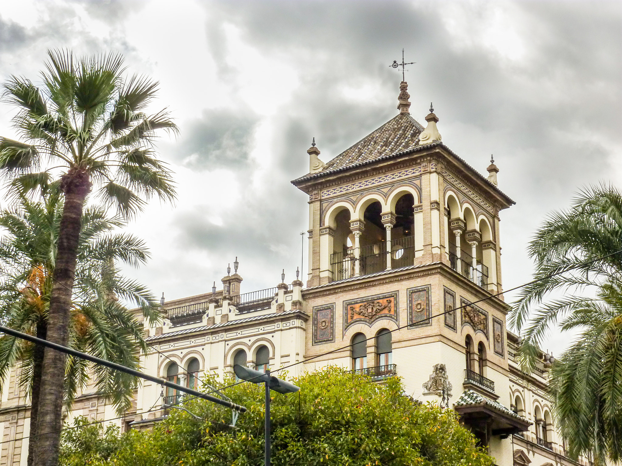 Panasonic Lumix DMC-ZS1 (Lumix DMC-TZ6) sample photo. Hotel alfonso xiii photography