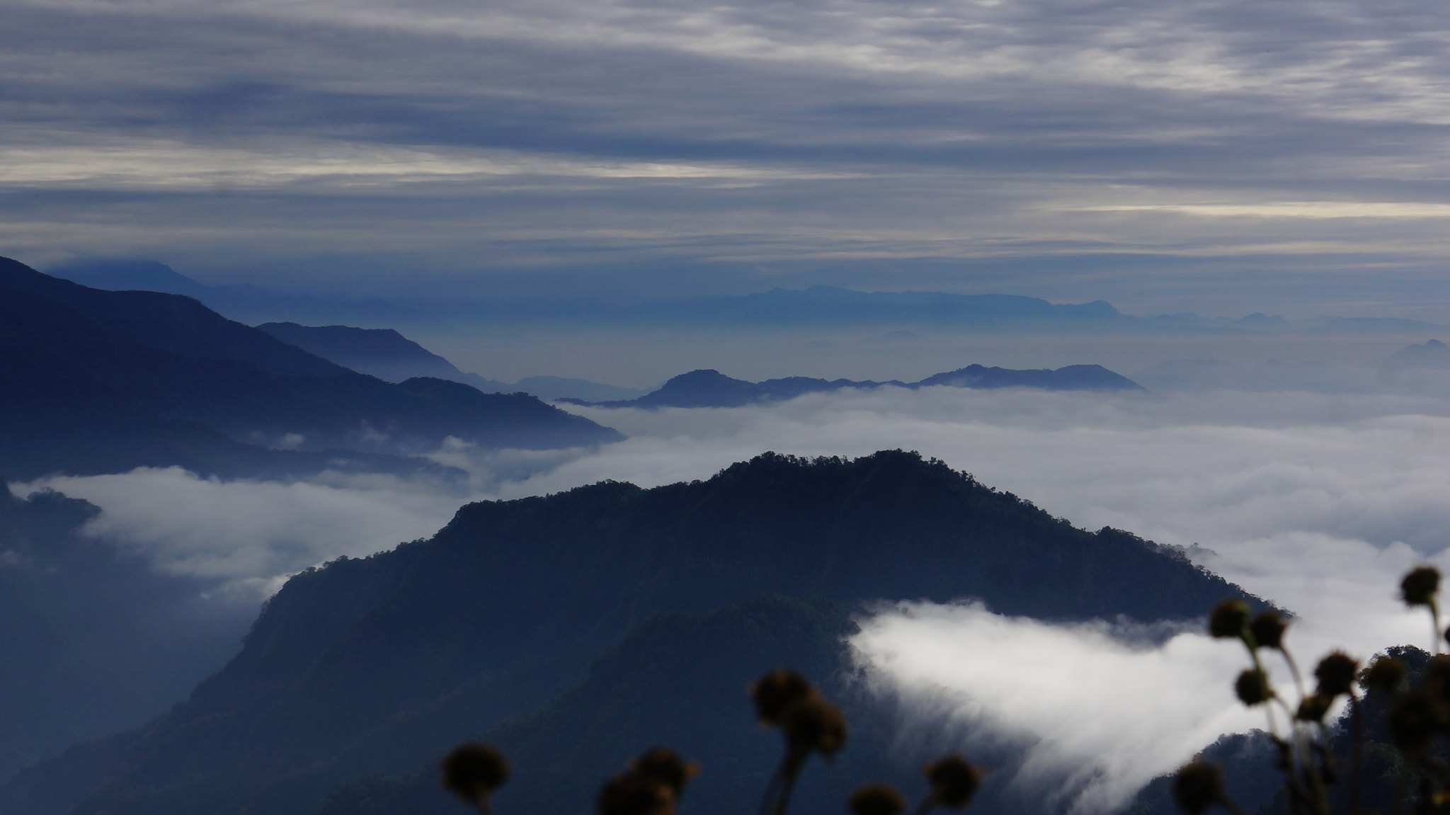 Sony FE 24-240mm F3.5-6.3 OSS sample photo. Layers of mountains photography