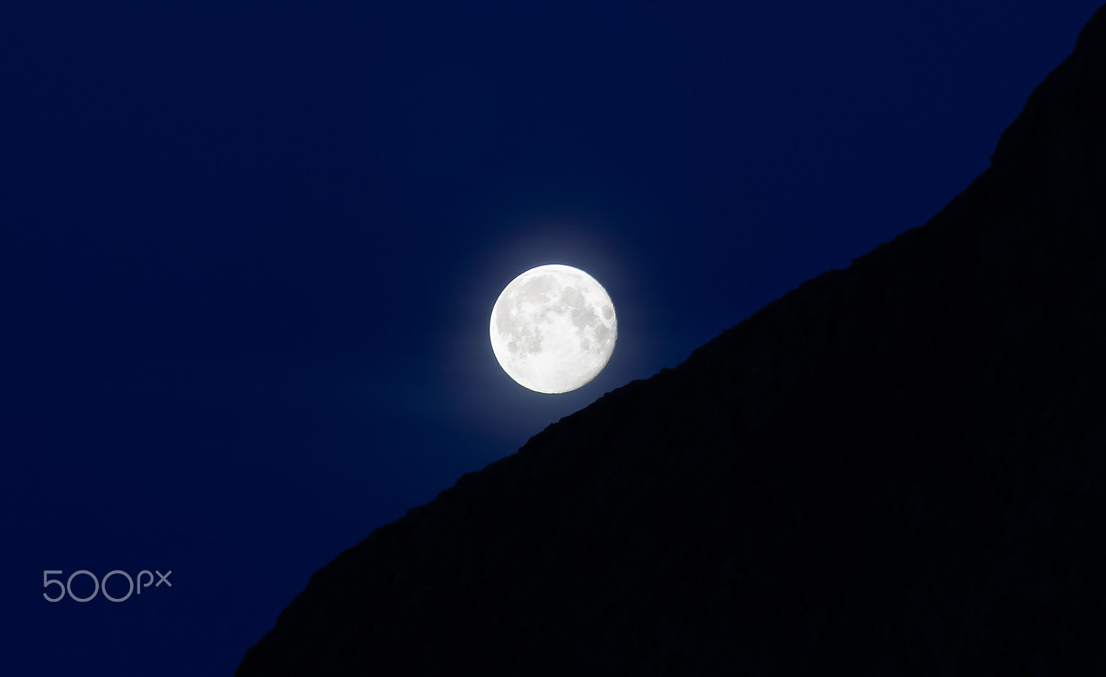 Canon EOS 60D sample photo. Closeup of moon, the mountaineer photography