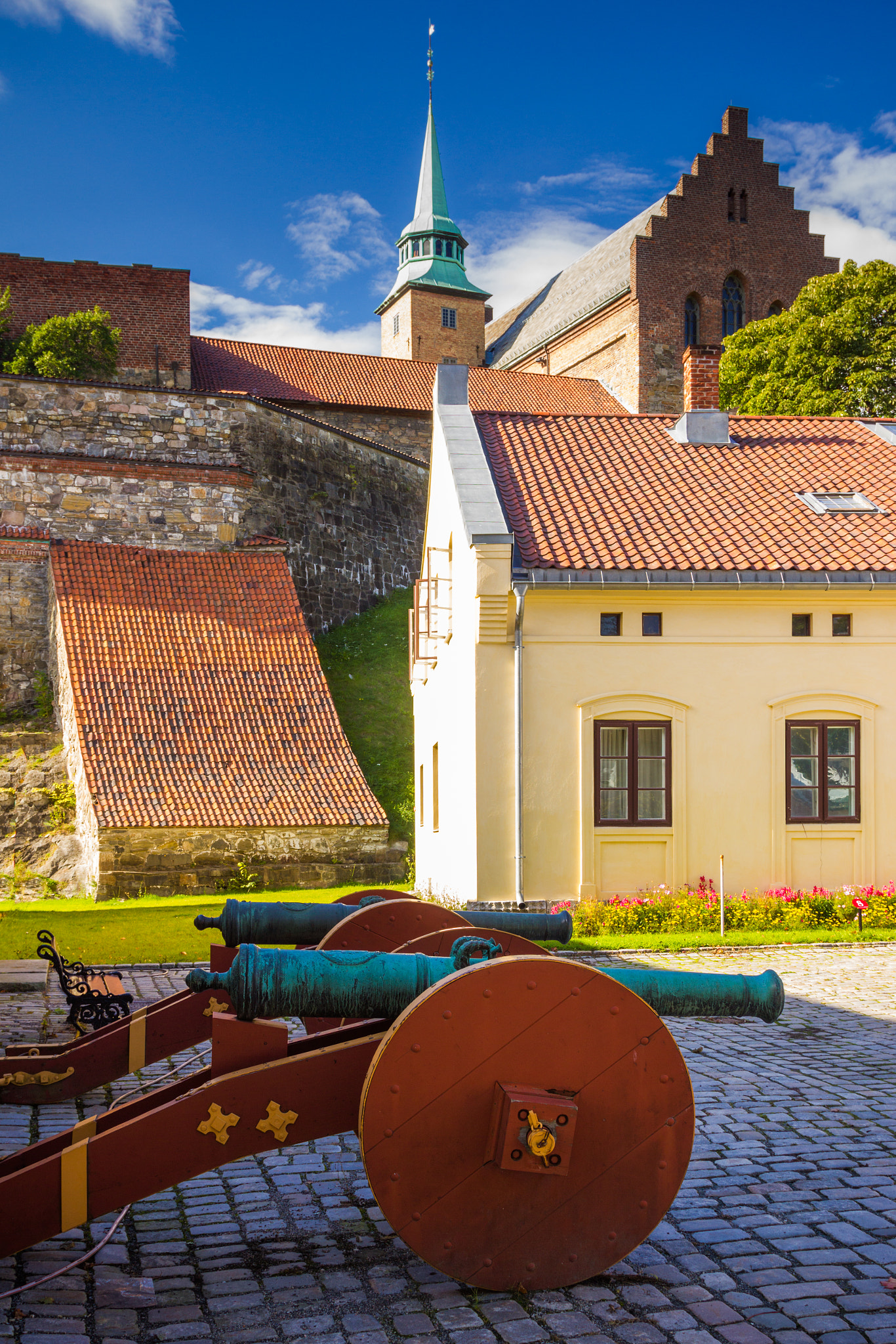 Canon EOS 550D (EOS Rebel T2i / EOS Kiss X4) sample photo. Norway-oslo-askershus slott [fortress] photography