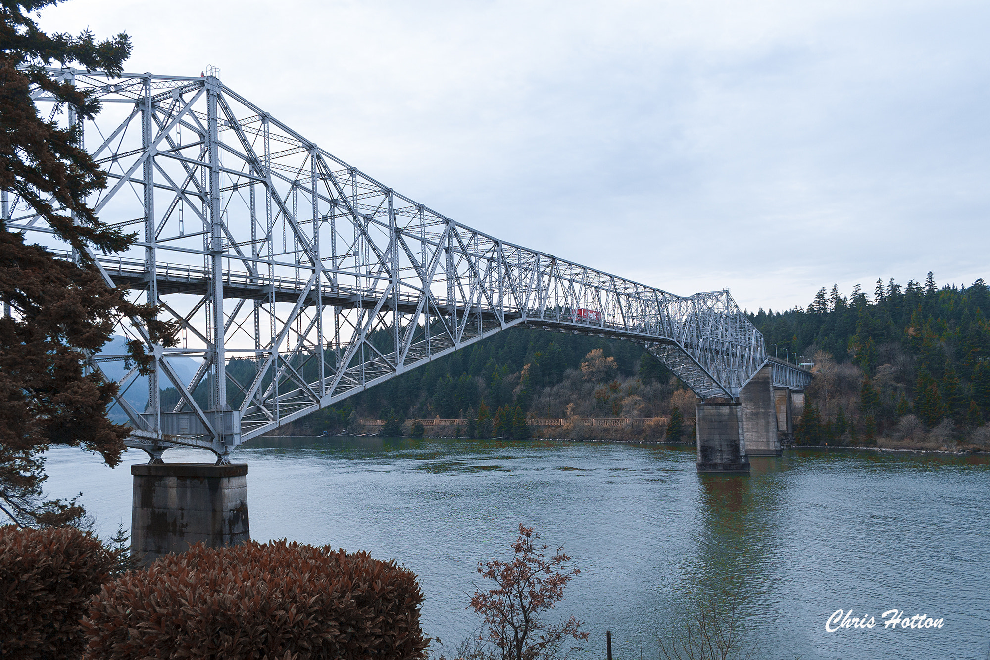 Canon EF-S 18-55mm F3.5-5.6 II sample photo. Bridge of the gods photography