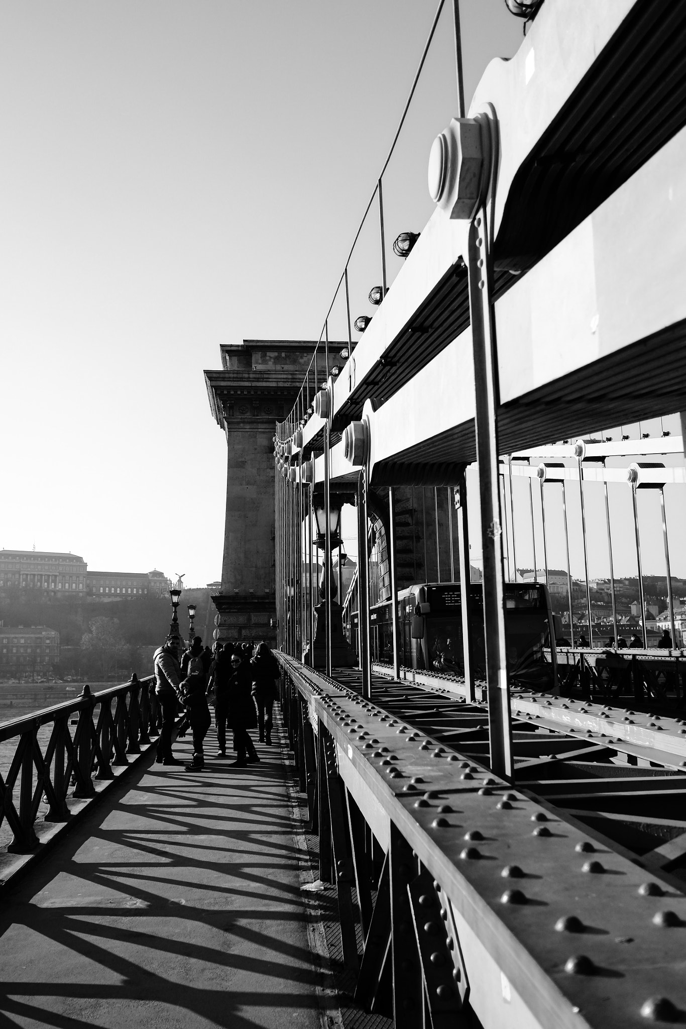 Fujifilm X-E1 + Fujifilm XF 18mm F2 R sample photo. Budapest chainbridge, b/w edited photography
