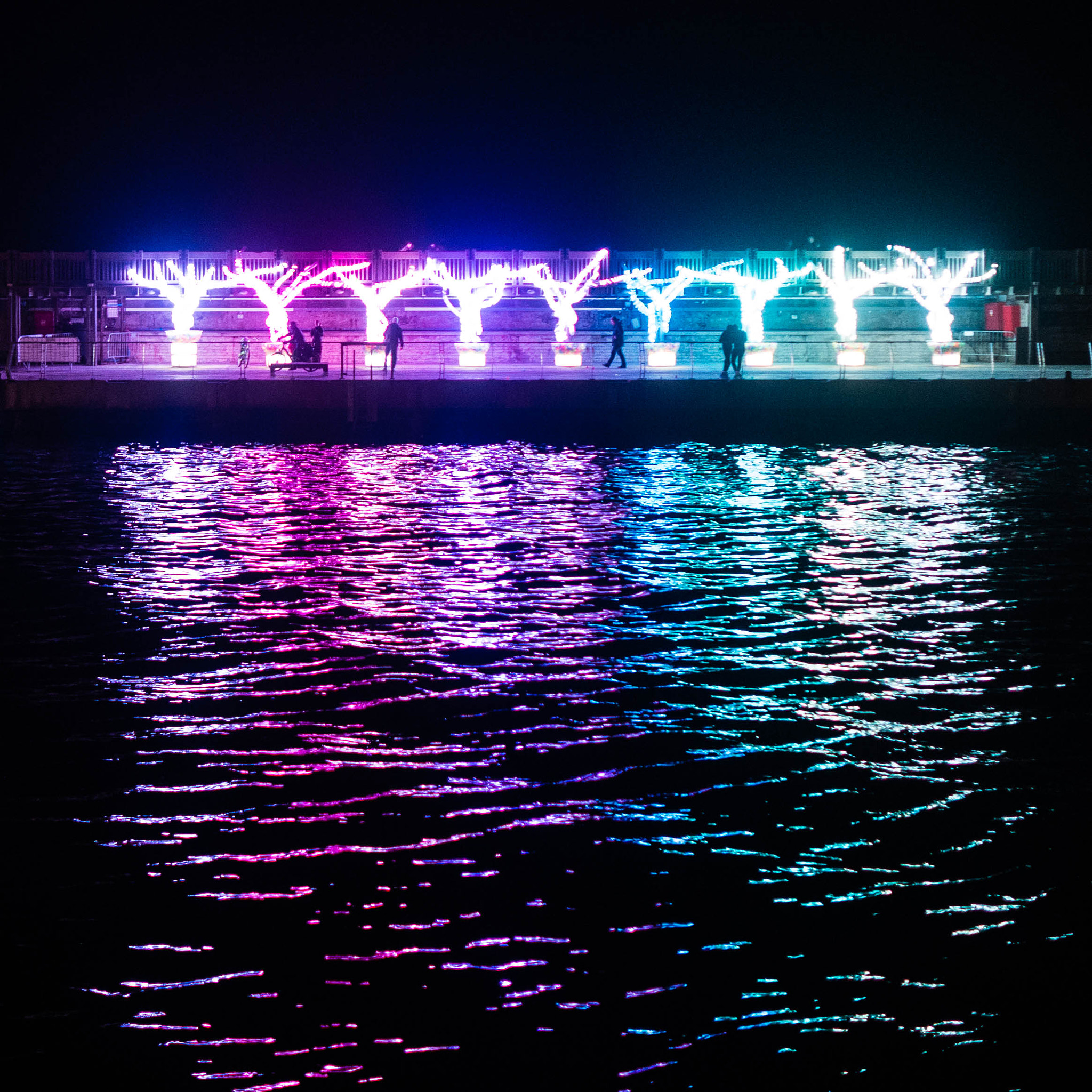 Panasonic Lumix DMC-GX7 + Olympus M.Zuiko Digital 17mm F1.8 sample photo. 1/52. lightfest photography