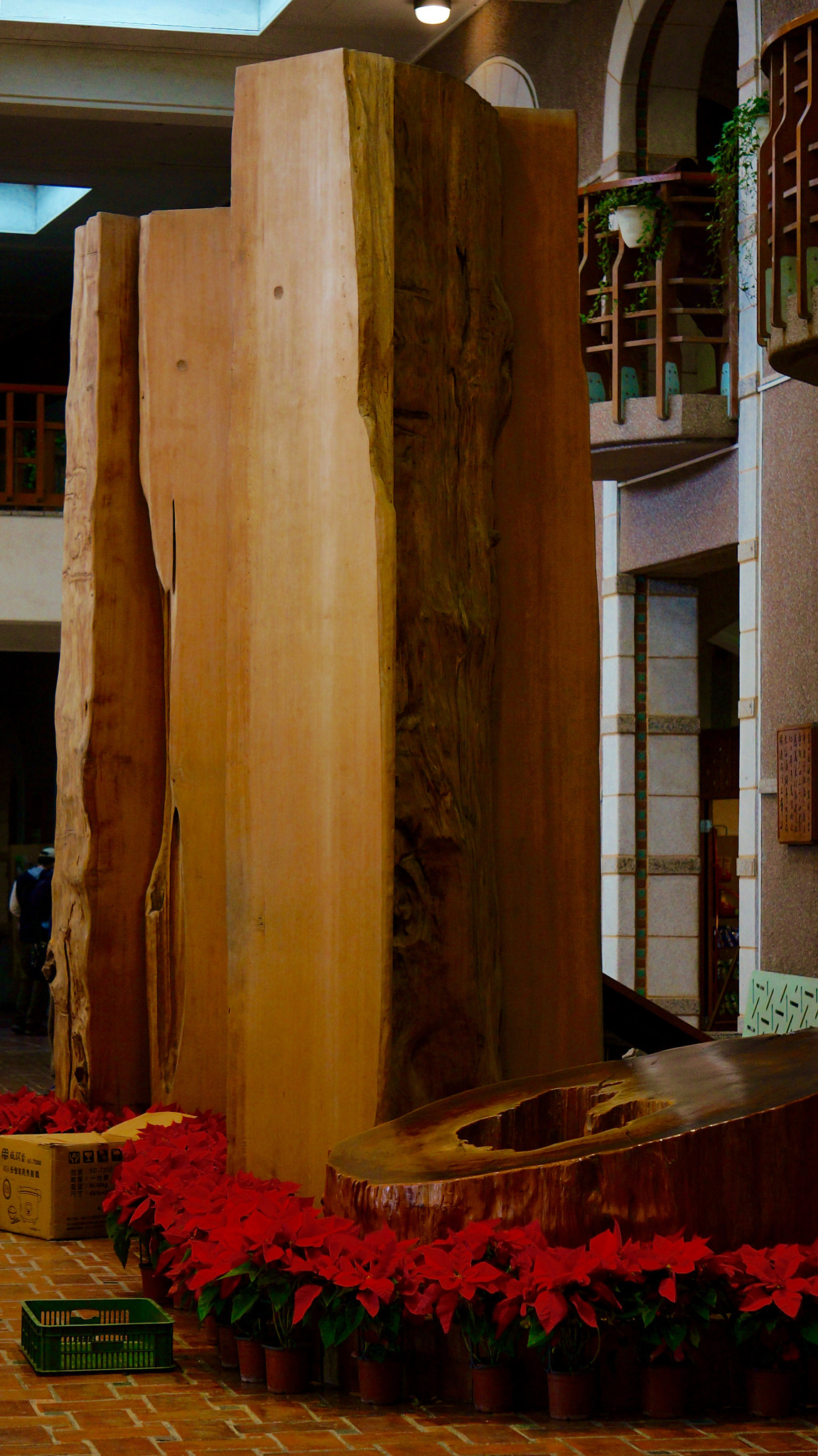 Sony E 55-210mm F4.5-6.3 OSS sample photo. Wood statues in yilan county hall, taiwan photography
