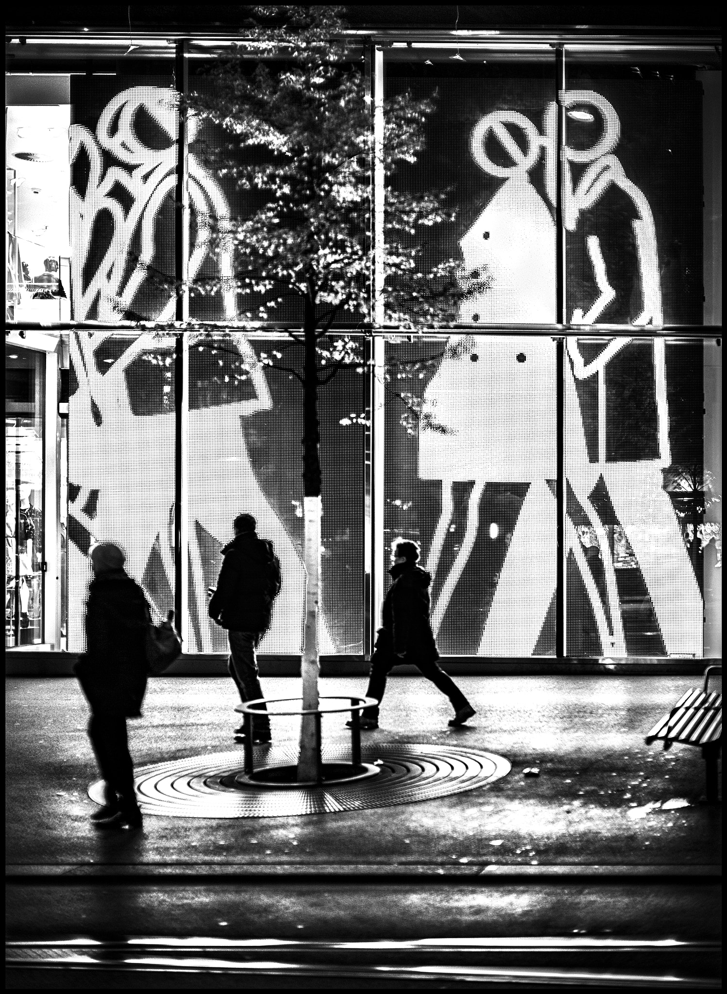 Leica M (Typ 240) + Leica Noctilux-M 50mm F0.95 ASPH sample photo. Walking with the lights.... photography