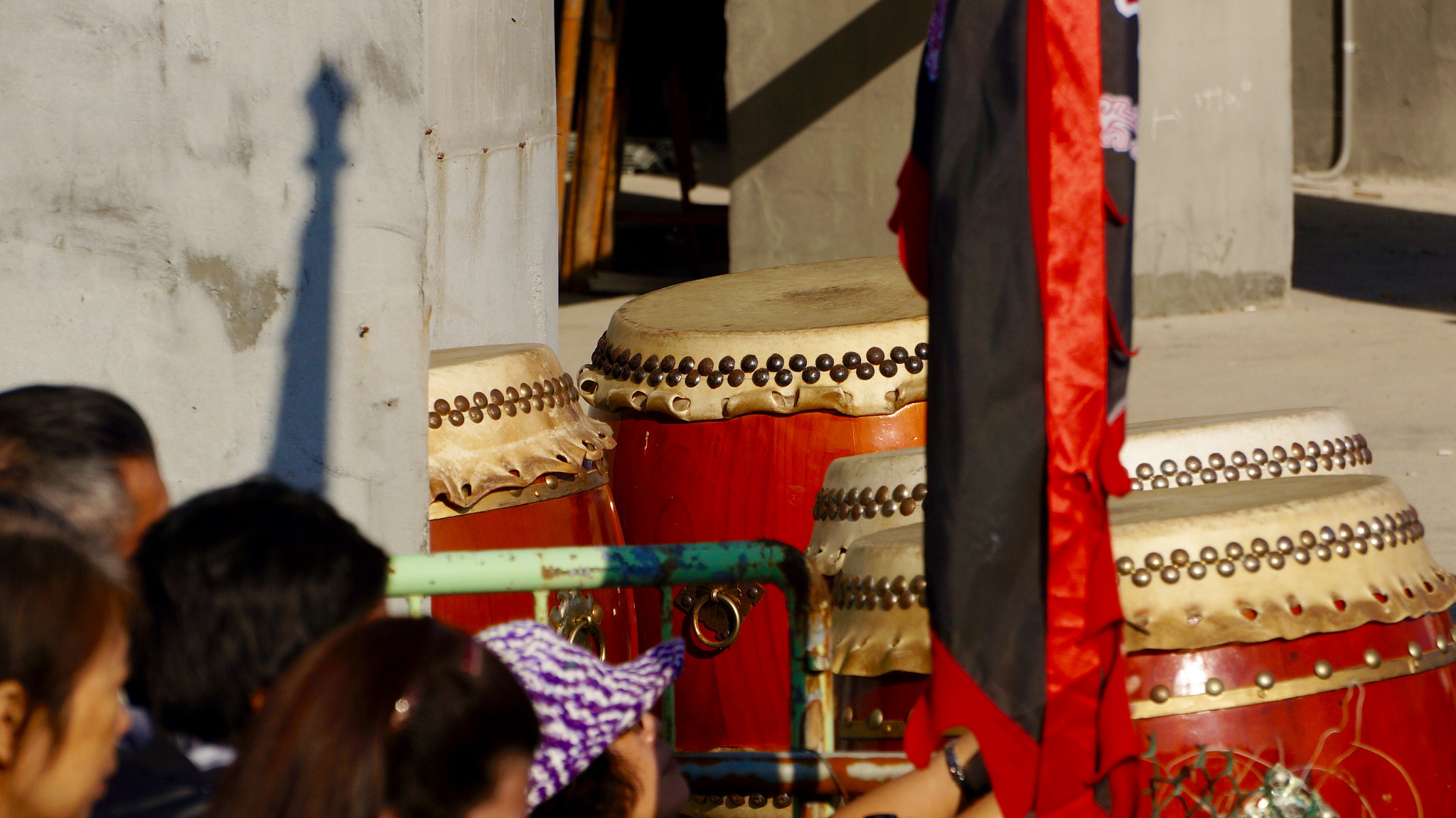 Sony E 55-210mm F4.5-6.3 OSS sample photo. Drumbs in temple photography