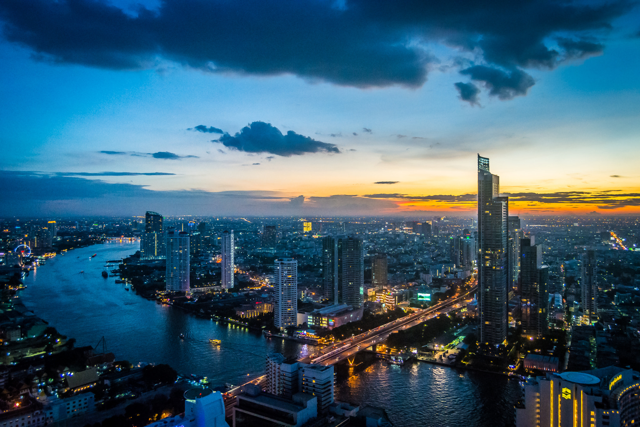 Nikon D7200 sample photo. Sunset overlooking the praya river in bangkok photography