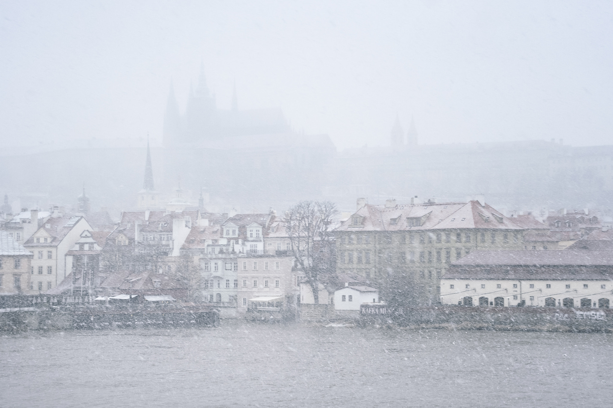 Sigma 18-125mm f/3.5-5.6 DC IF ASP sample photo. Snowstrorm in prague photography