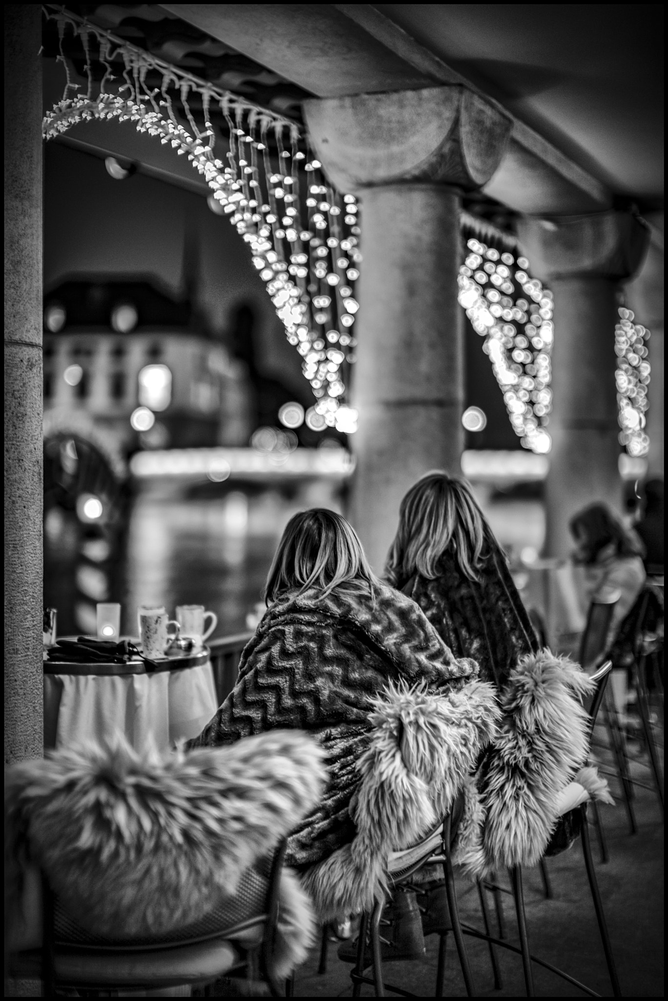 Leica Noctilux-M 50mm F0.95 ASPH sample photo. Drinking glühwein and watching the scenery.. photography