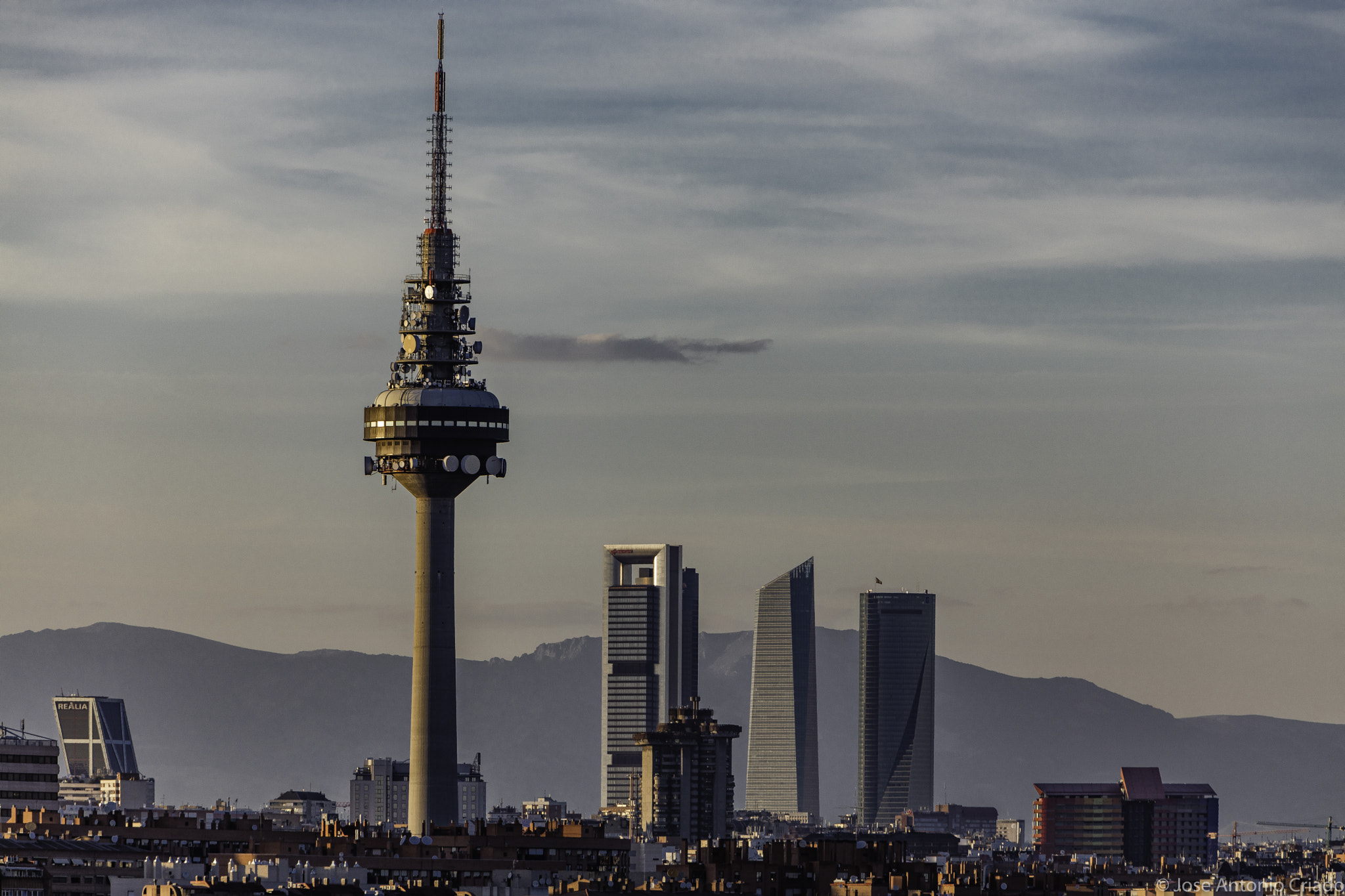 Canon EF 70-200mm F2.8L IS USM sample photo. Madrid desde el cerro del tío pío photography