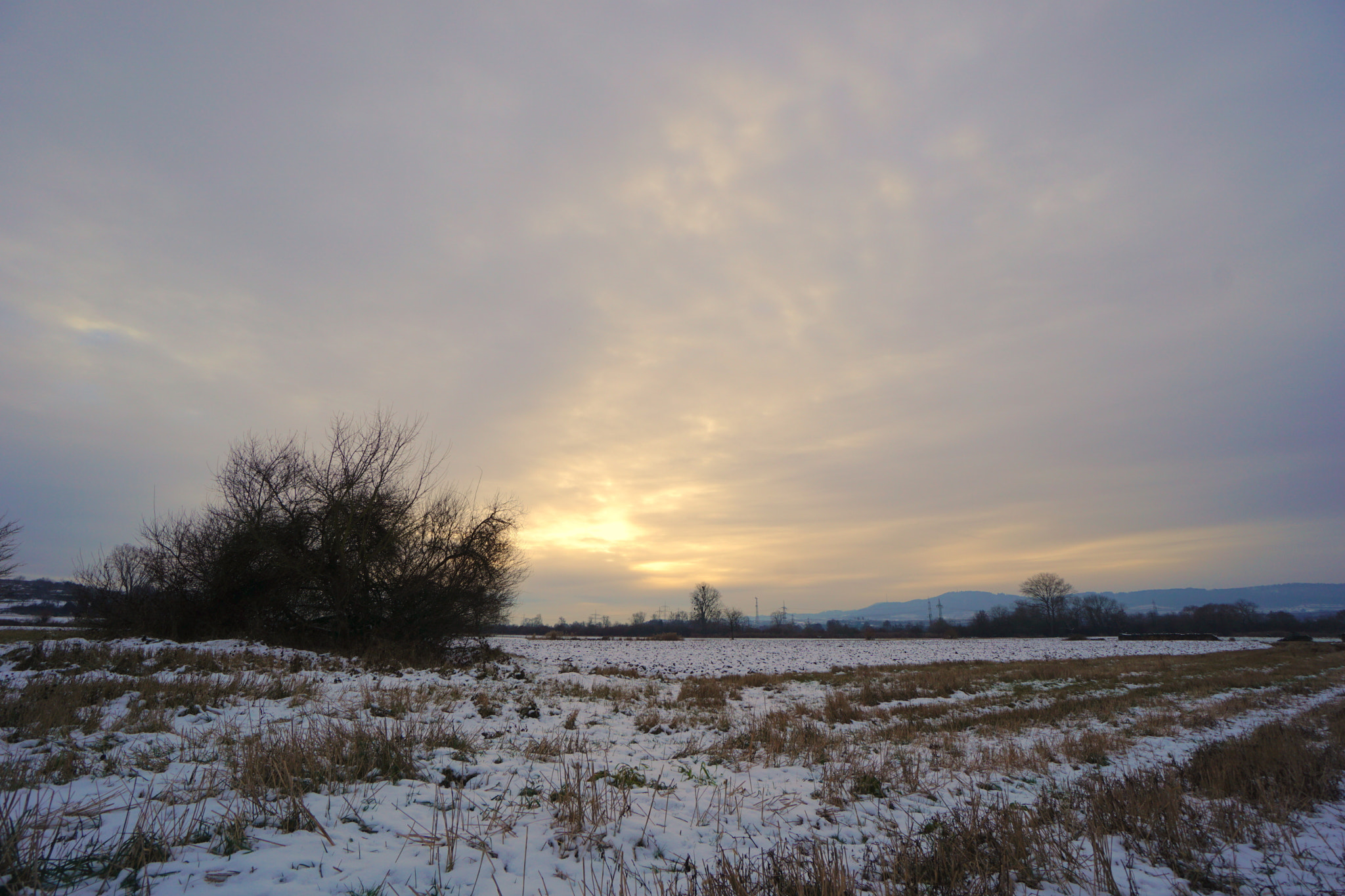 Sony a6000 + Sony E 10-18mm F4 OSS sample photo. Midwinter photography