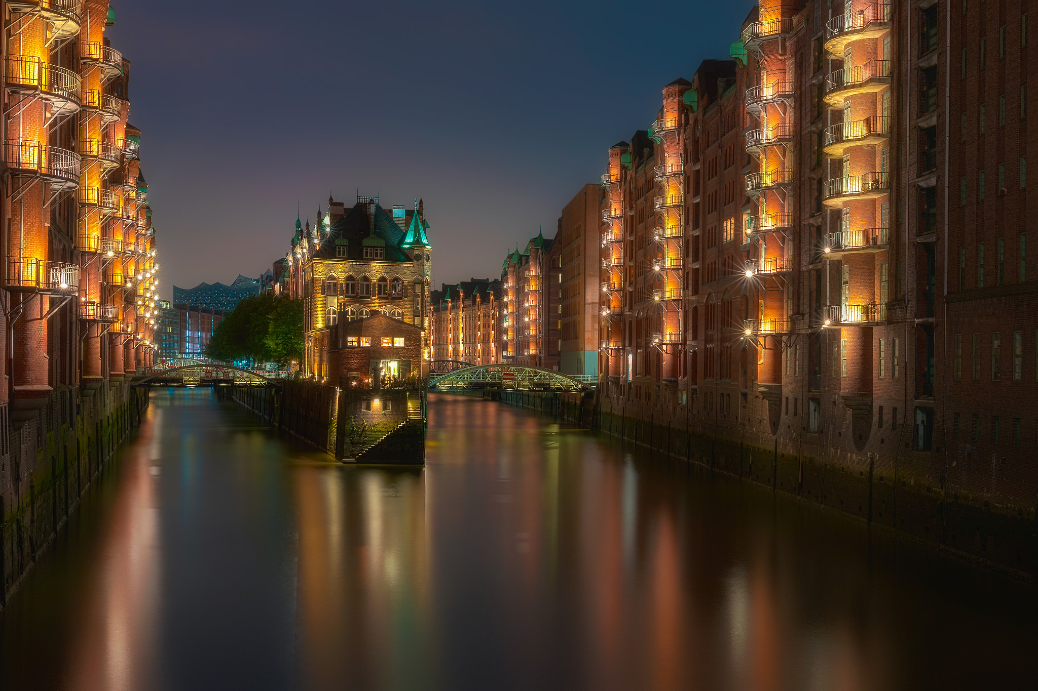 Canon EF 35mm F1.4L II USM sample photo. Hamburg speicherstadt, germany photography