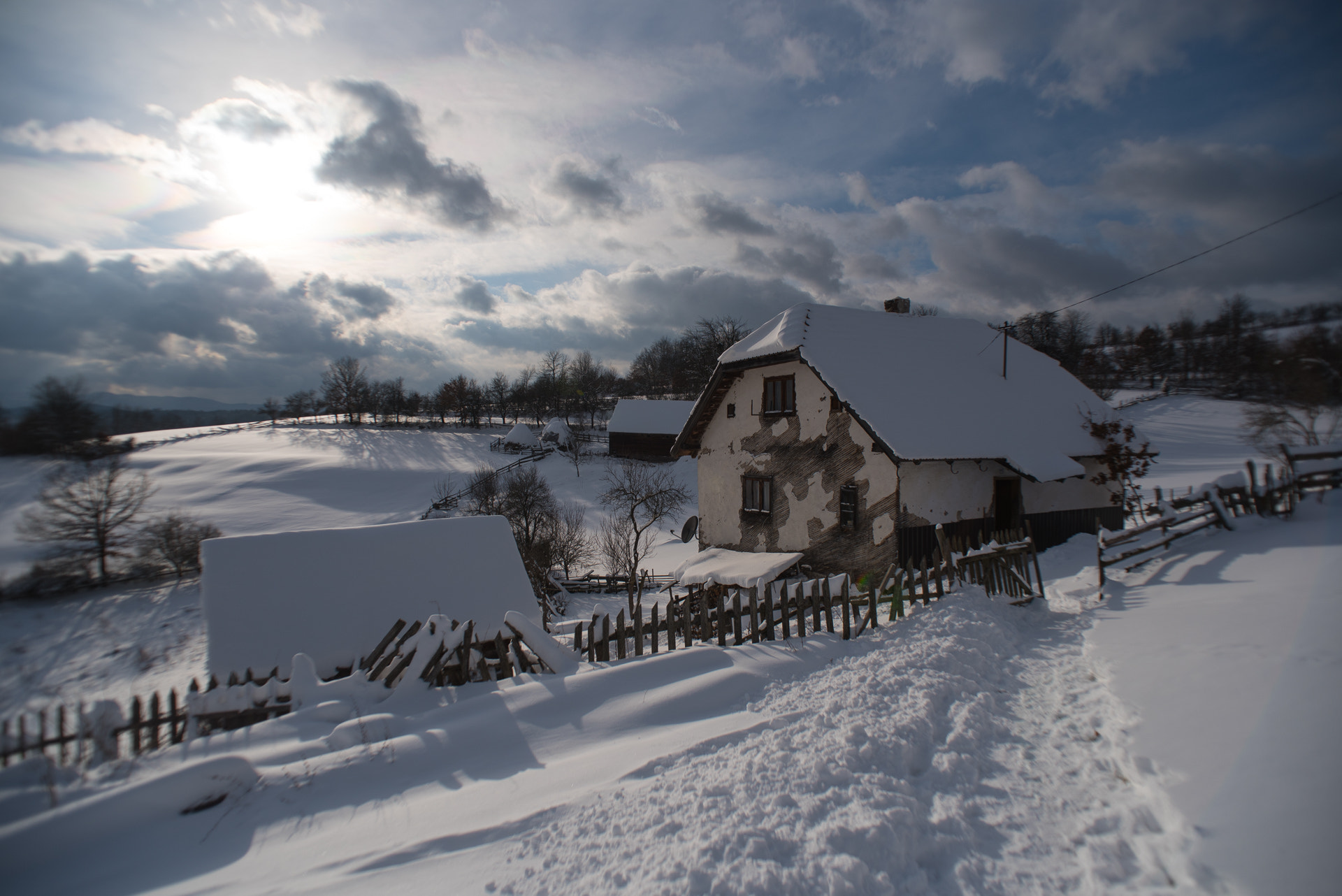 Nikon D750 + Nikon AF Nikkor 20mm F2.8D sample photo. Old house 1 photography