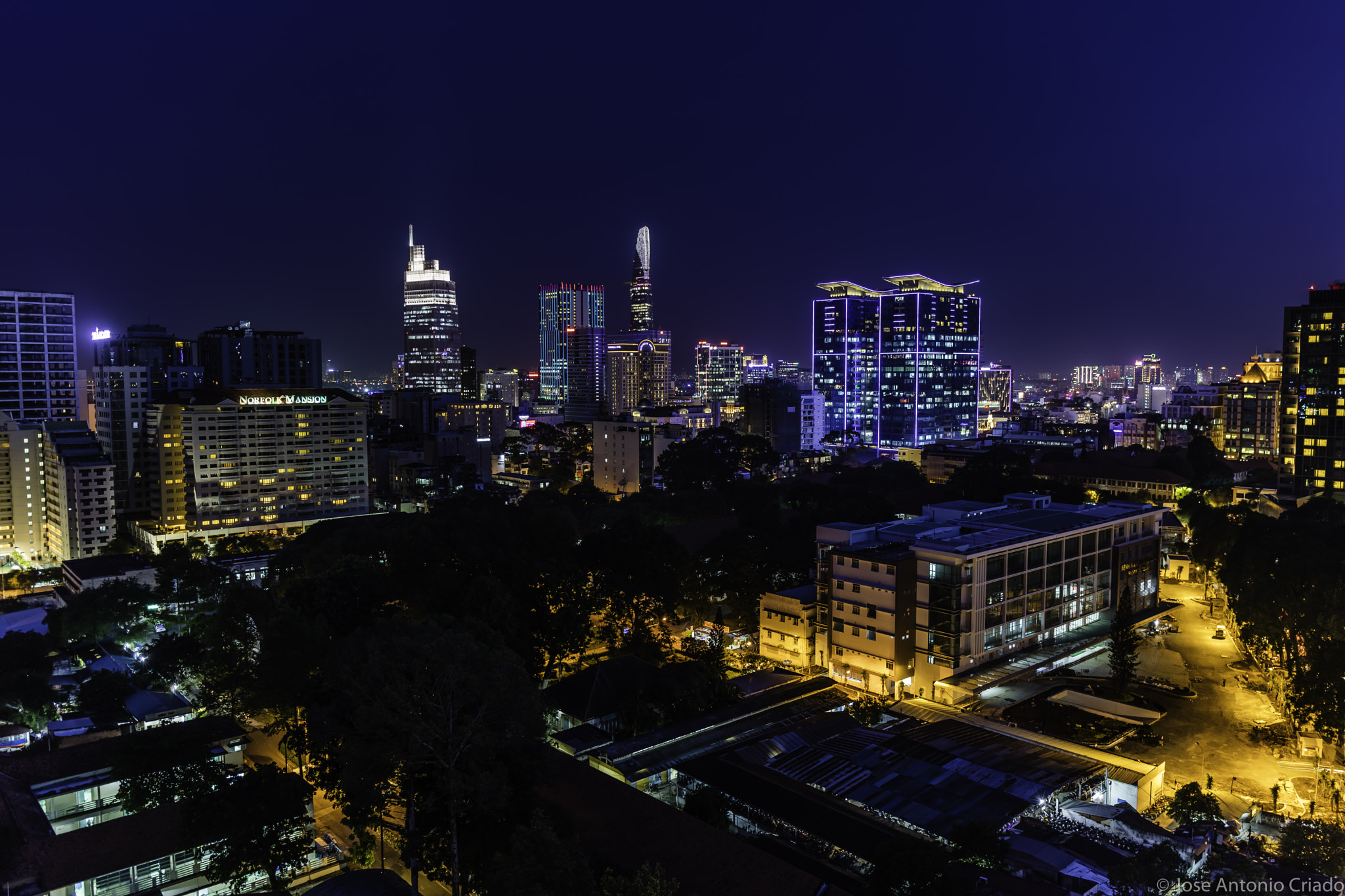 Canon EF 24-70mm F4L IS USM sample photo. Saigón  ho chi minh photography
