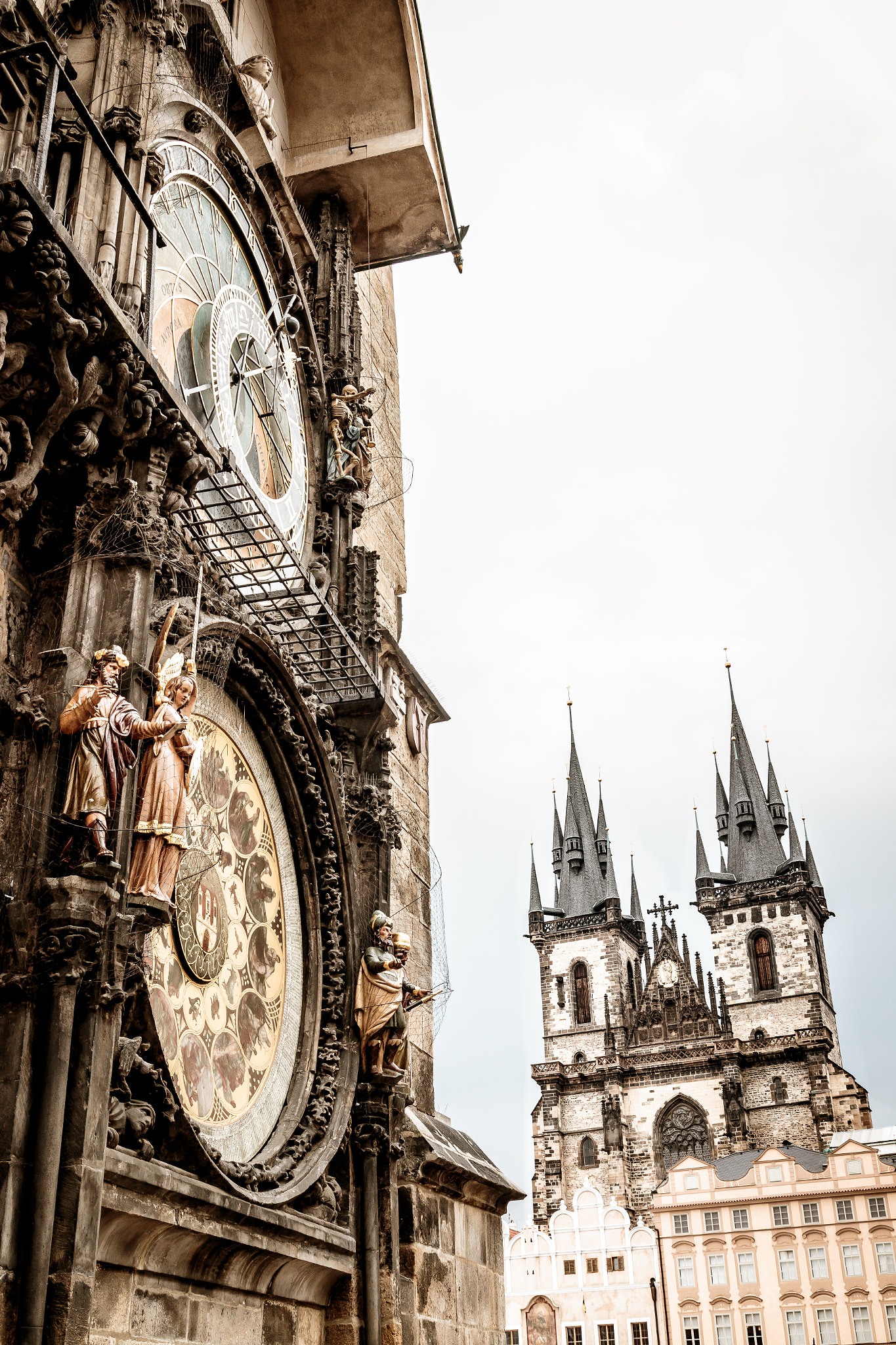 Sigma 17-70mm F2.8-4 DC Macro OS HSM sample photo. Astronomical clock photography