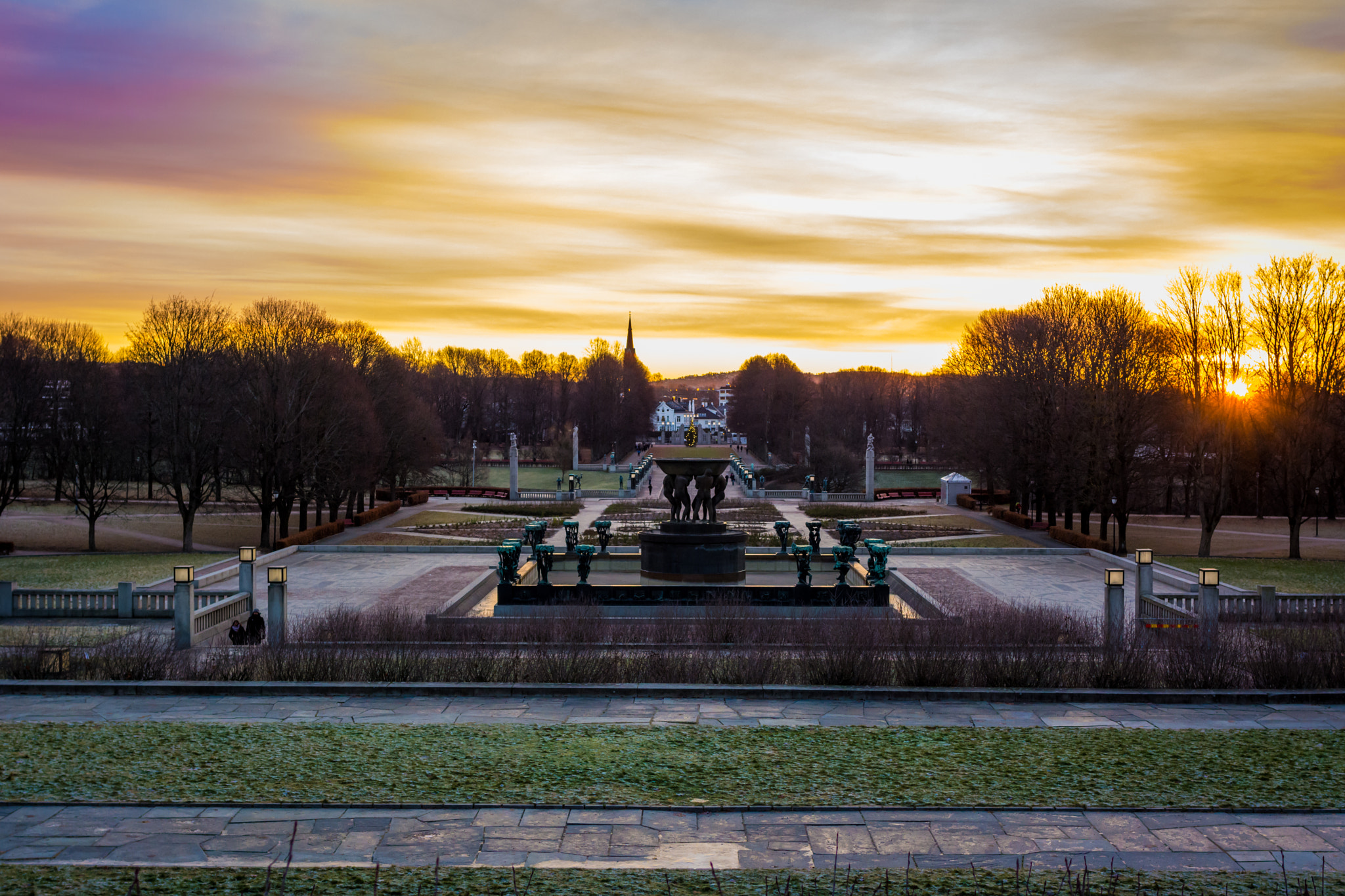 Nikon D7100 + Nikon AF-S Nikkor 28mm F1.8G sample photo. Vigeland's park in oslo photography