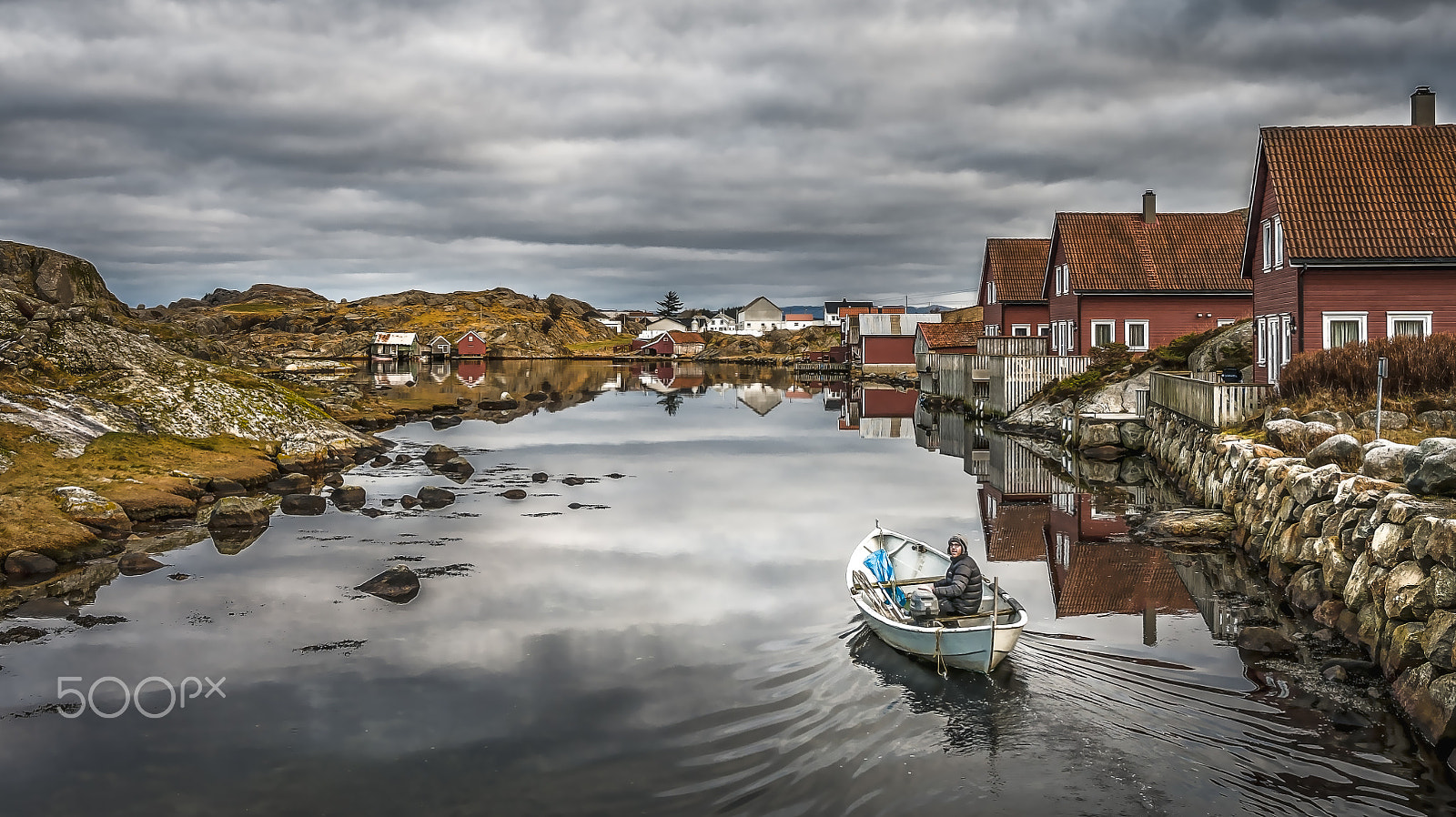 Sony a7R II + Canon EF 16-35mm F2.8L II USM sample photo. The fishermans return photography